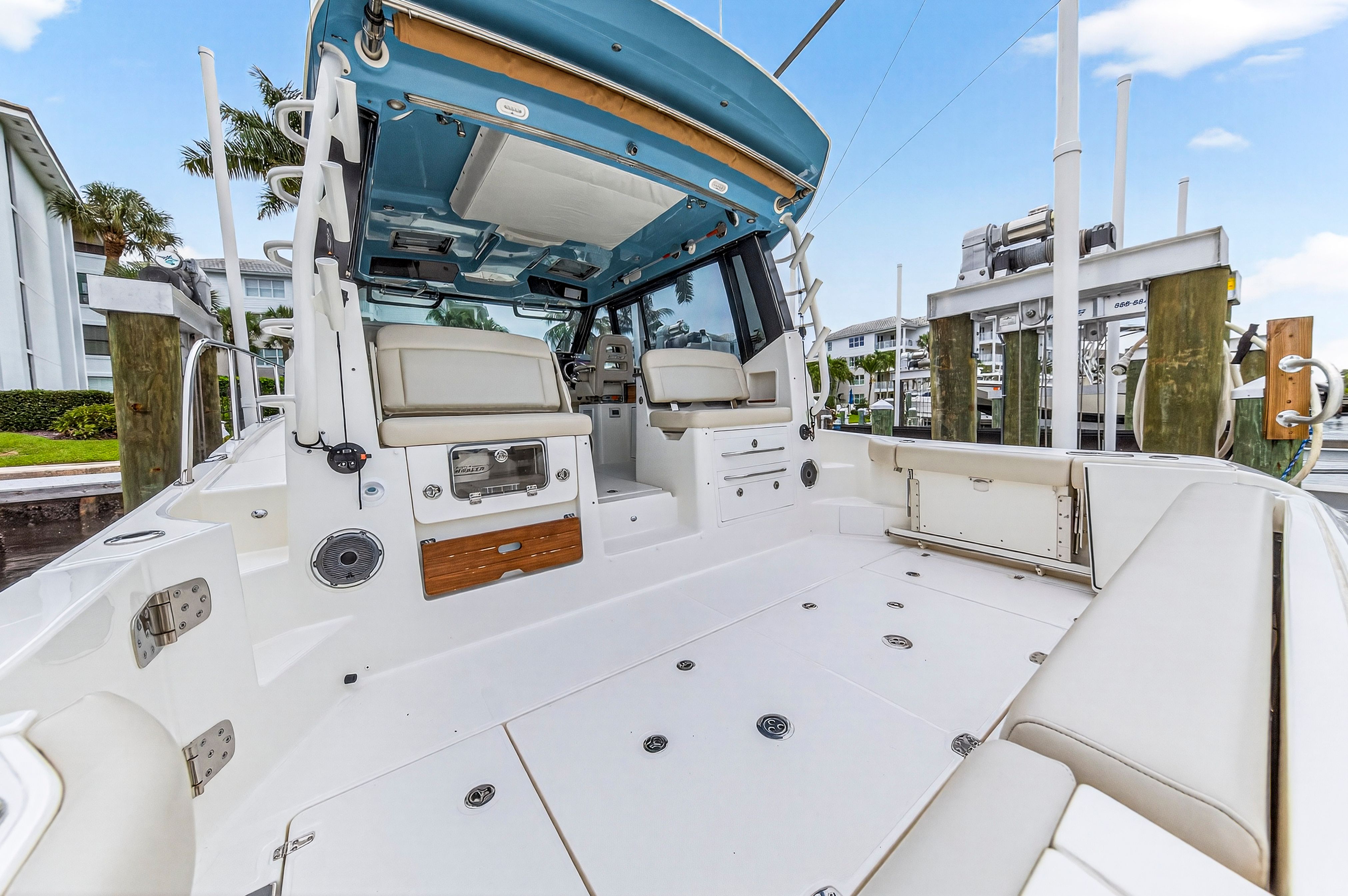 2024 Boston Whaler 405 CONQUEST Image Thumbnail #20