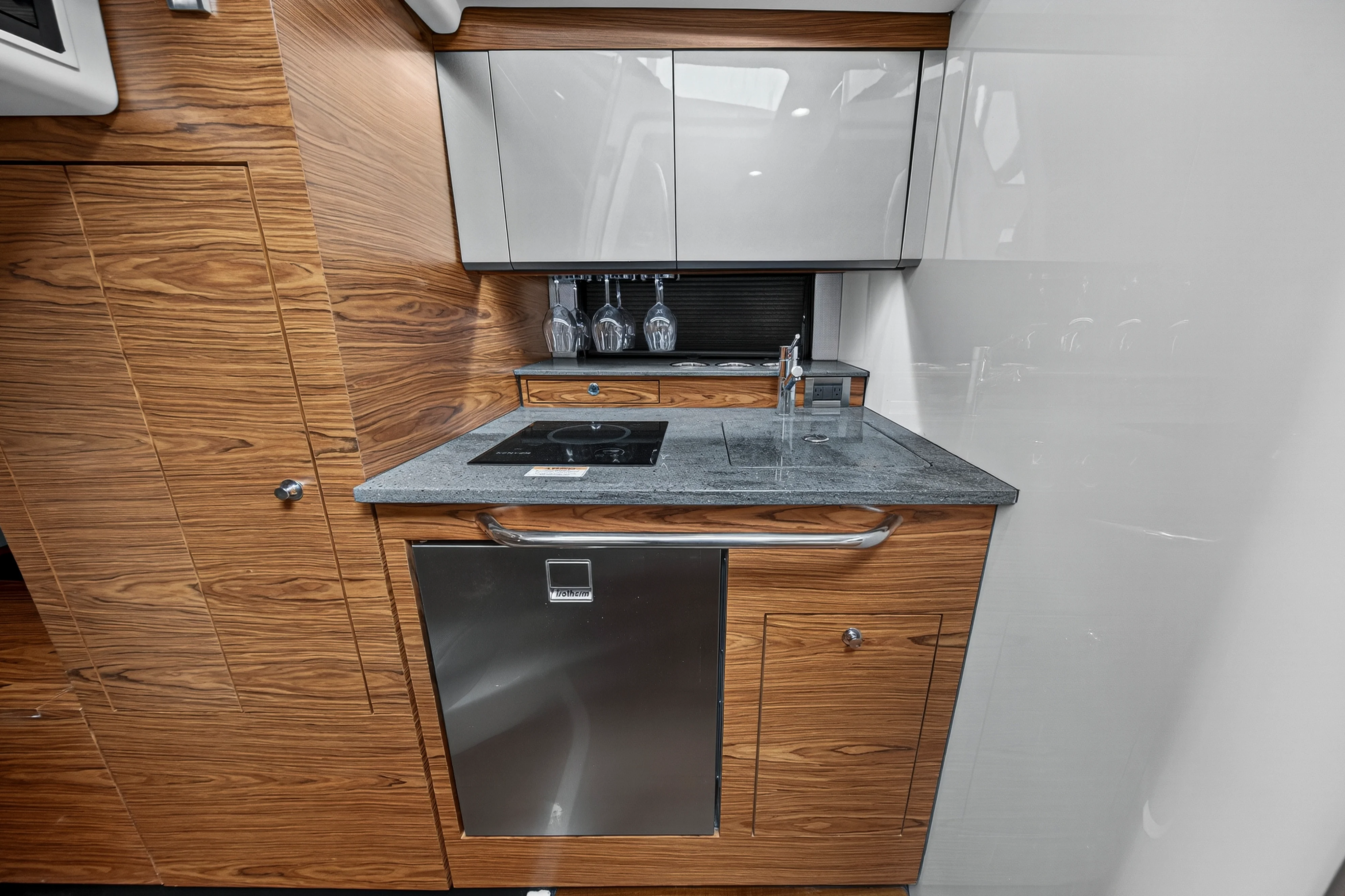 2024 Boston Whaler 405 CONQUEST Image Thumbnail #65