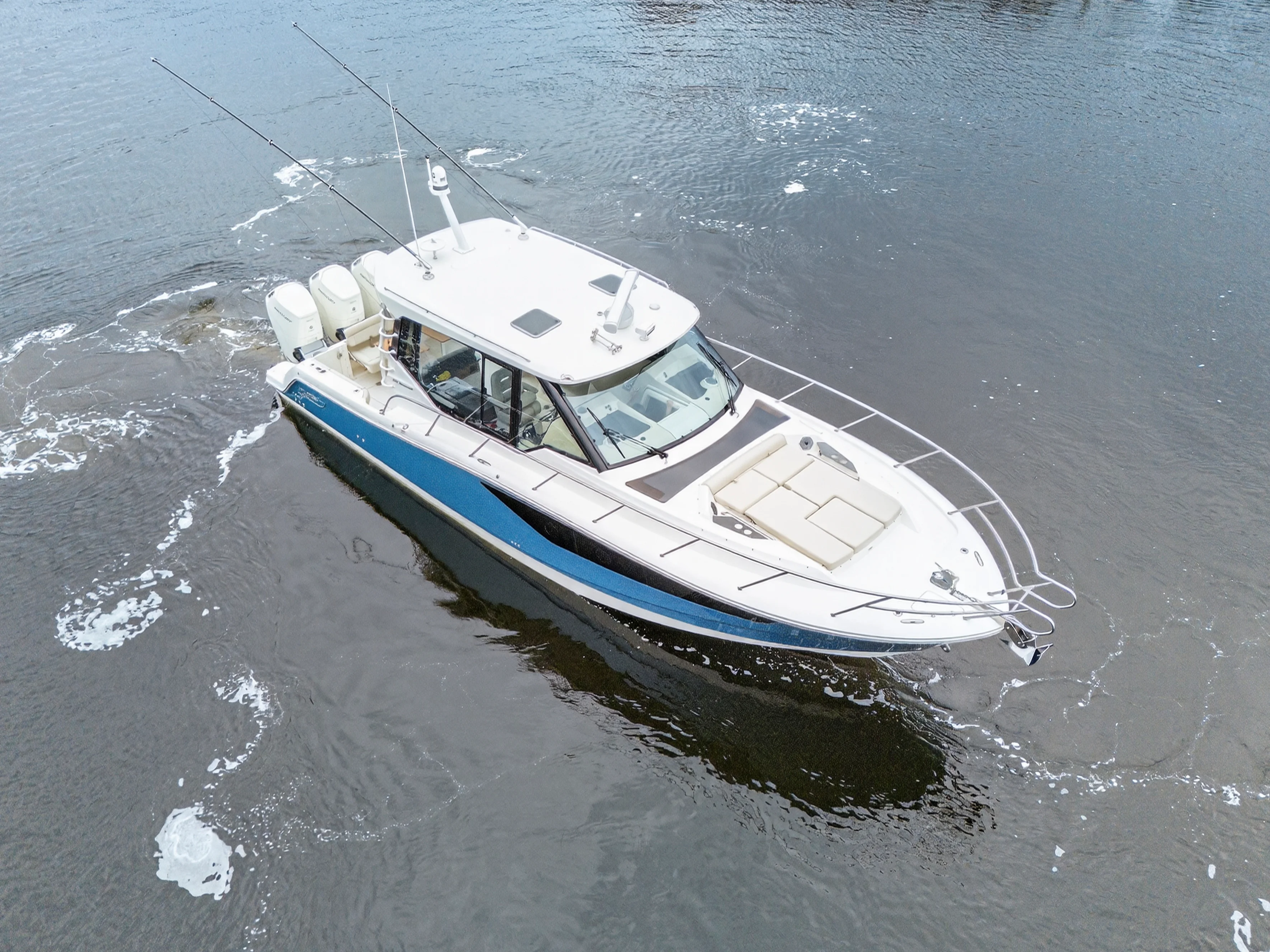 2024 Boston Whaler 405 CONQUEST Image Thumbnail #13