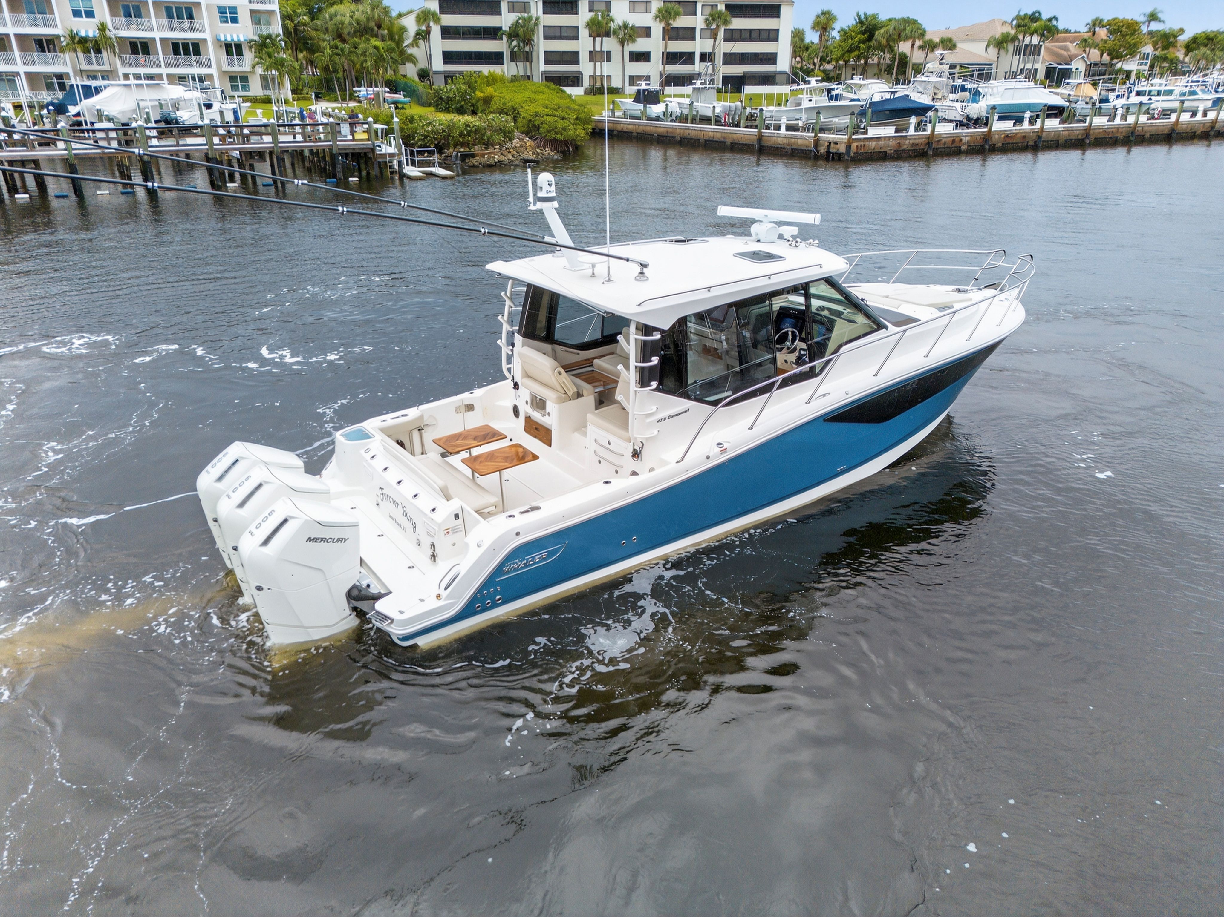 2024 Boston Whaler 405 CONQUEST Image Thumbnail #9