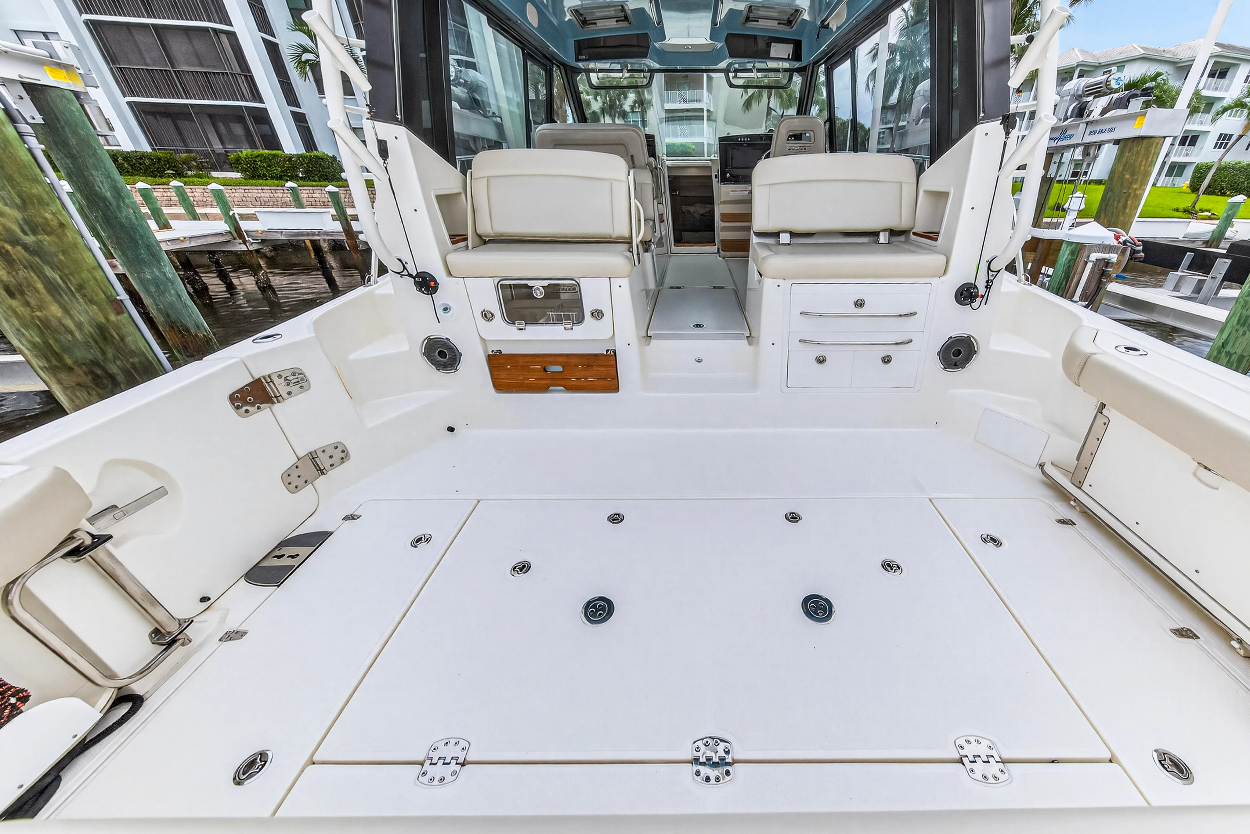 2024 Boston Whaler 405 CONQUEST Image Thumbnail #18