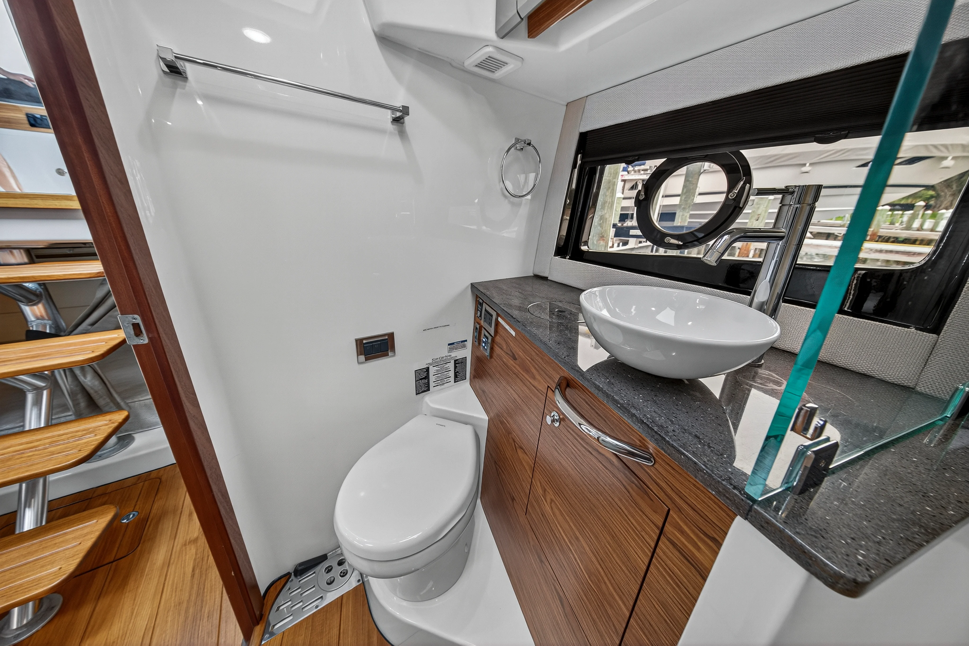 2024 Boston Whaler 405 CONQUEST Image Thumbnail #64