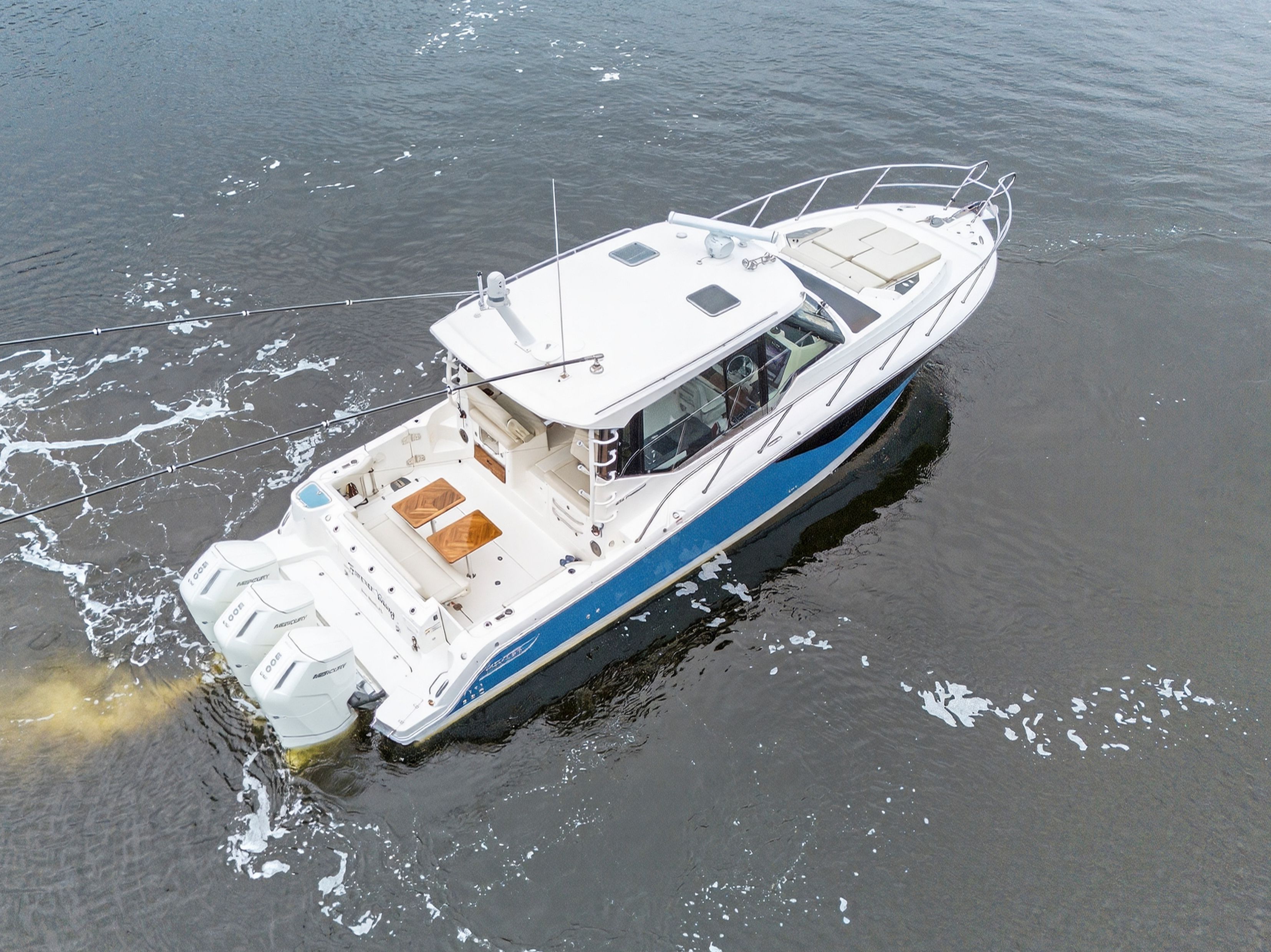 2024 Boston Whaler 405 CONQUEST Image Thumbnail #14