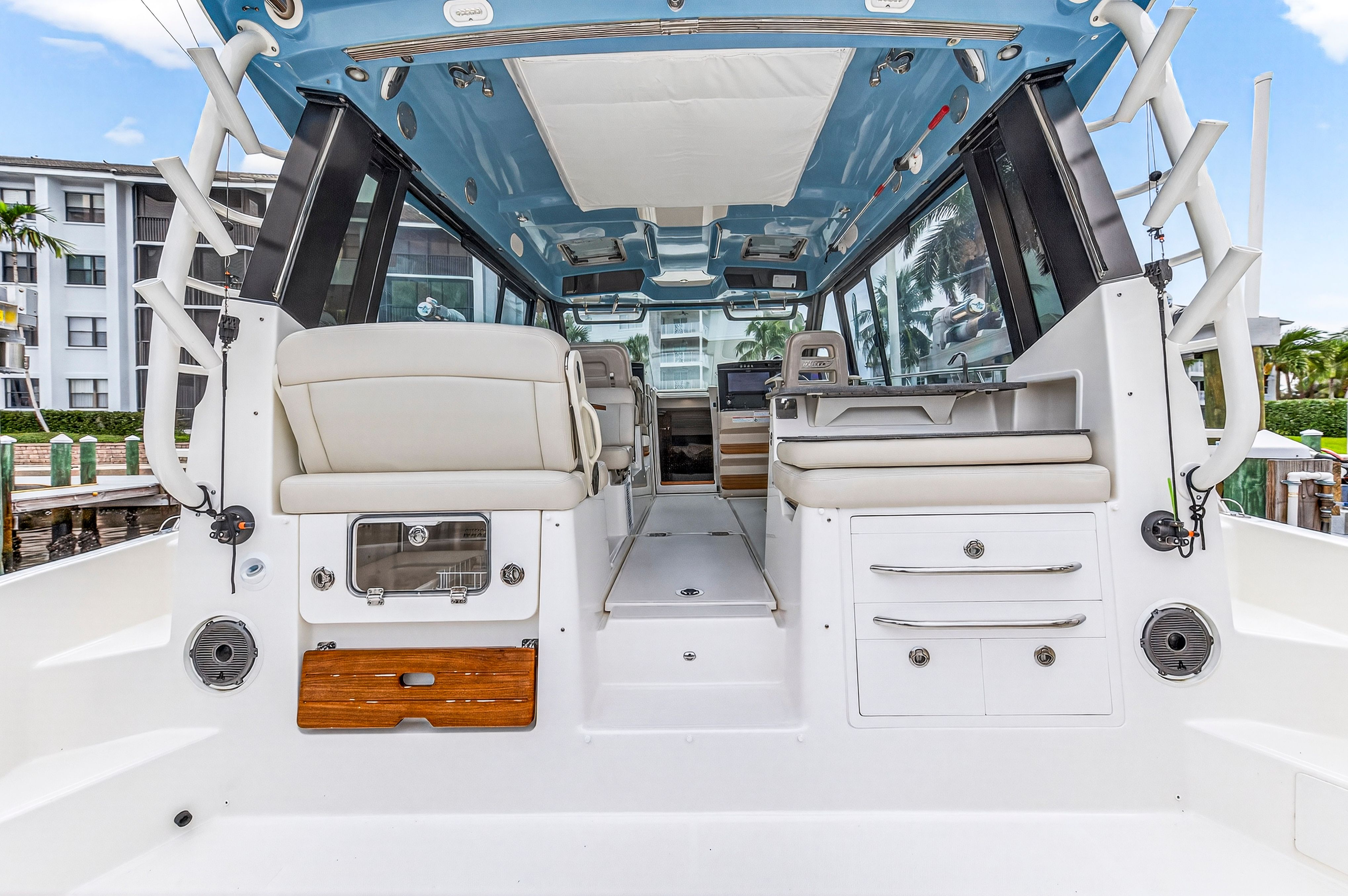 2024 Boston Whaler 405 CONQUEST Image Thumbnail #25