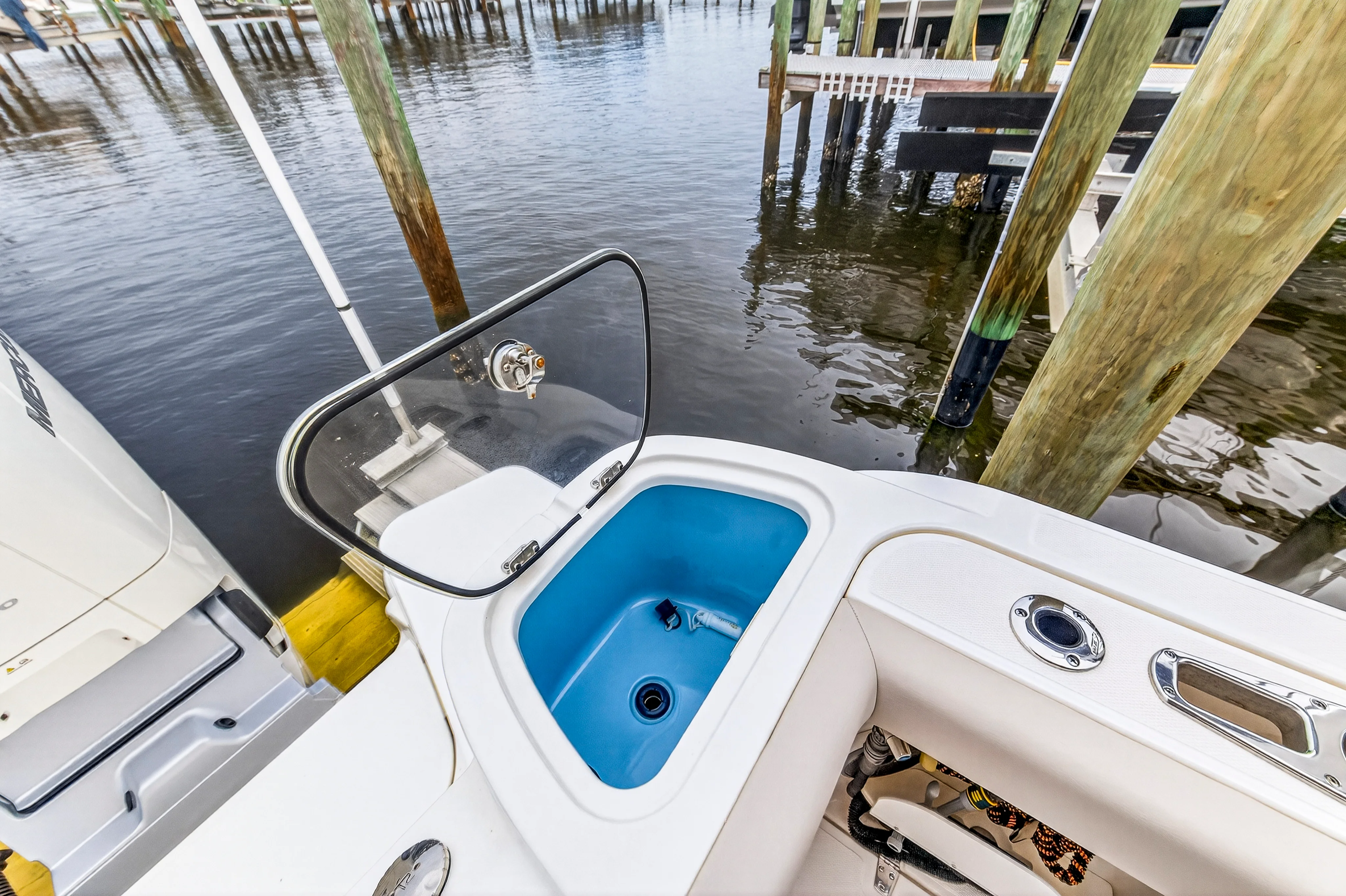 2024 Boston Whaler 405 CONQUEST Image Thumbnail #32