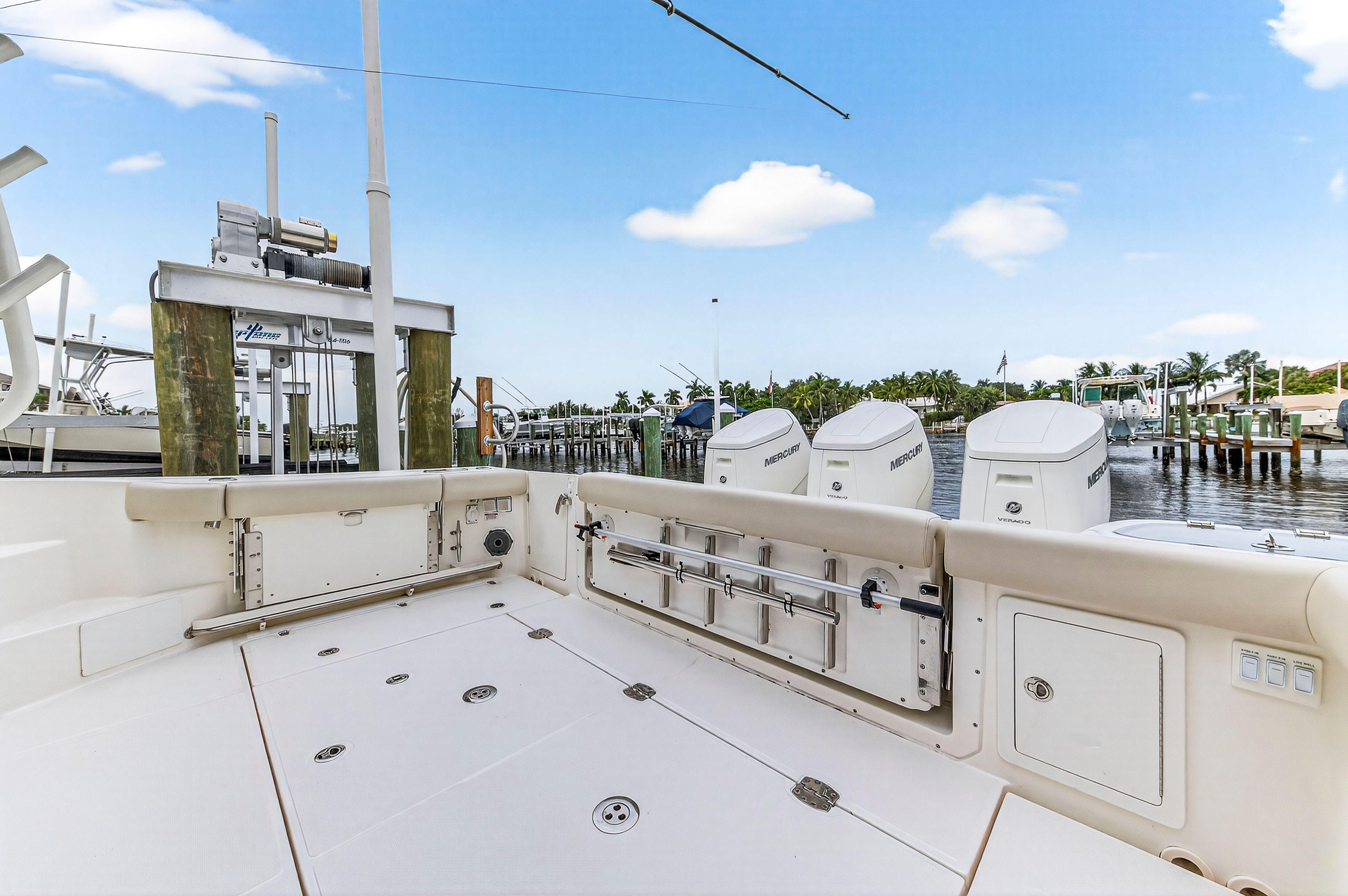 2024 Boston Whaler 405 CONQUEST Image Thumbnail #22