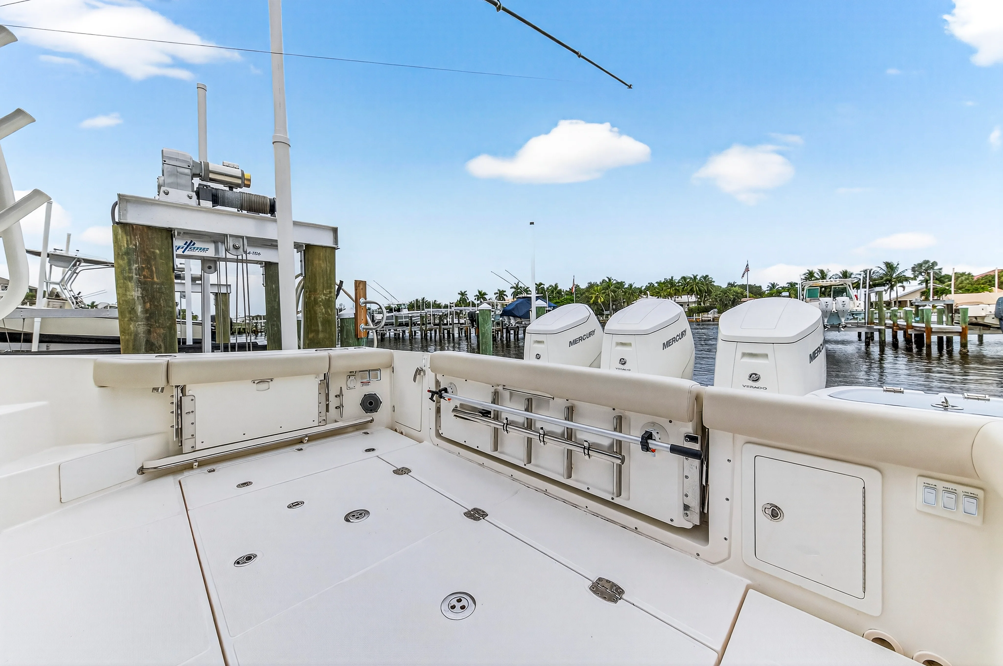 2024 Boston Whaler 405 CONQUEST Image Thumbnail #22