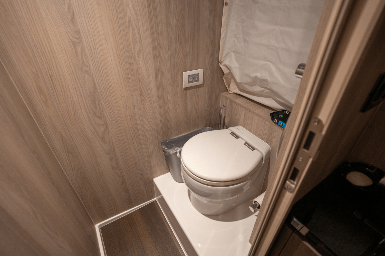 2019 Azimut S7 Image Thumbnail #73