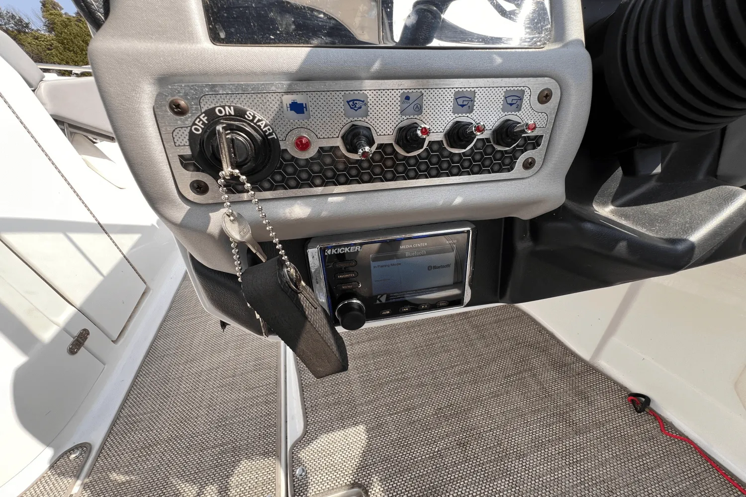 2016 Cruisers Yachts 298 SS Image Thumbnail #22