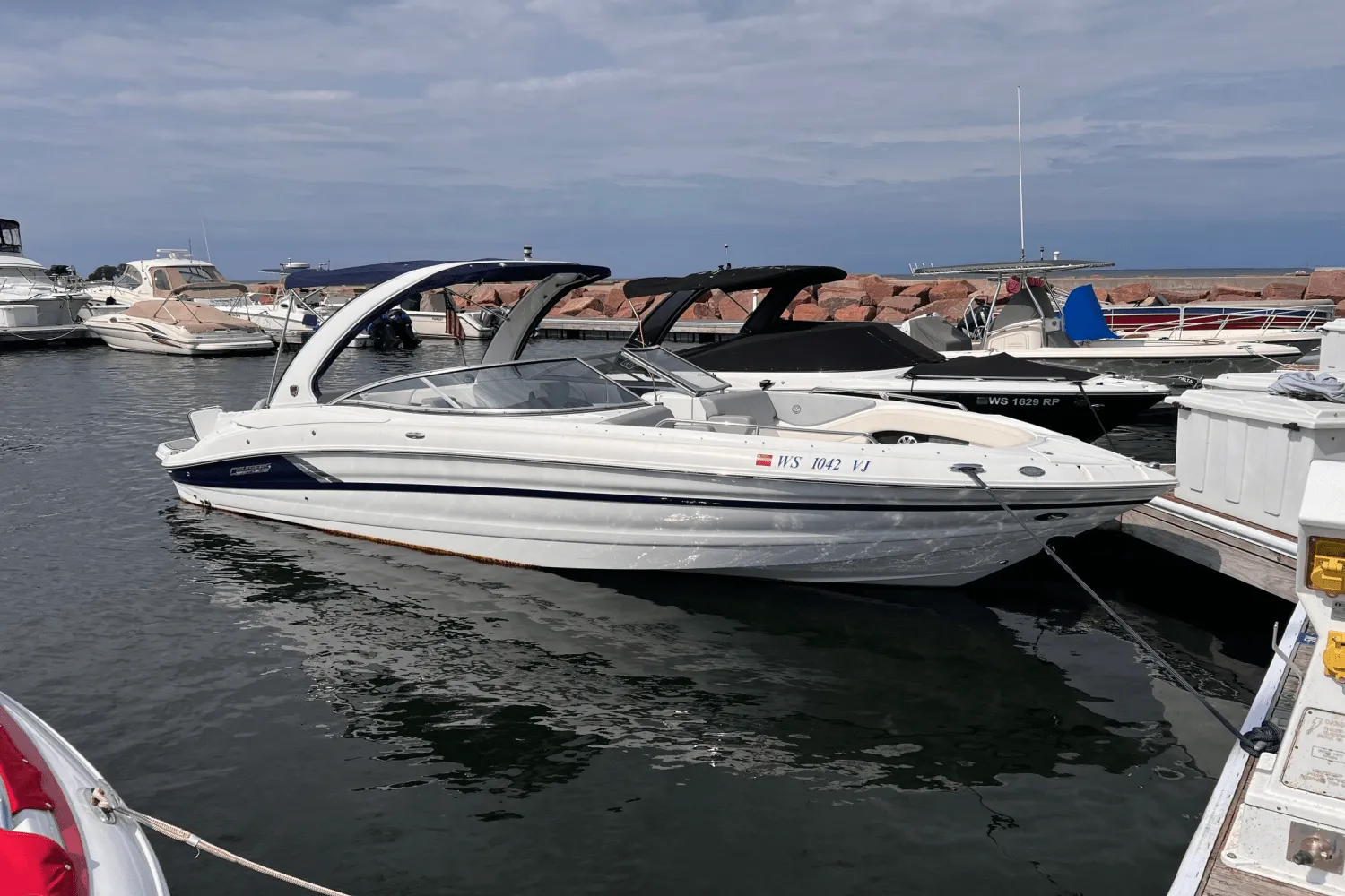 2016 Cruisers Yachts 298 SS Image Thumbnail #0