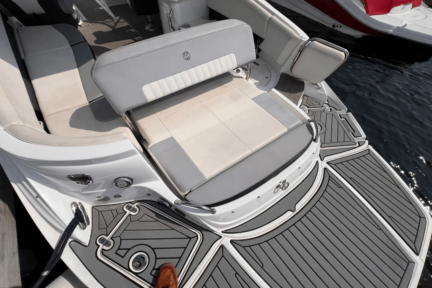 2016 Cruisers Yachts 298 SS Image Thumbnail #7