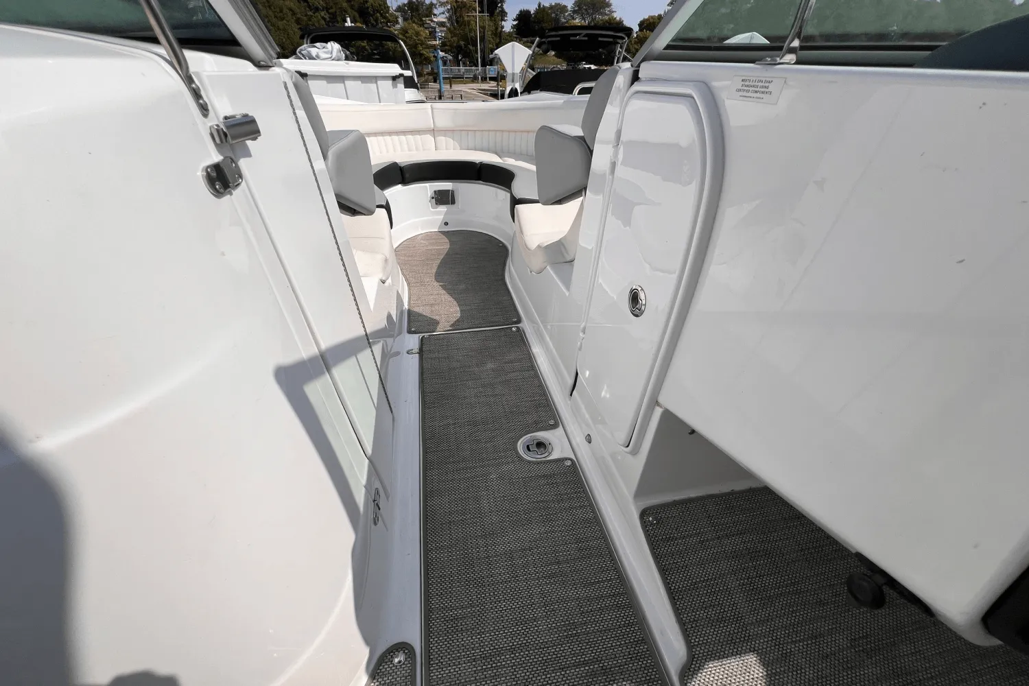 2016 Cruisers Yachts 298 SS Image Thumbnail #24