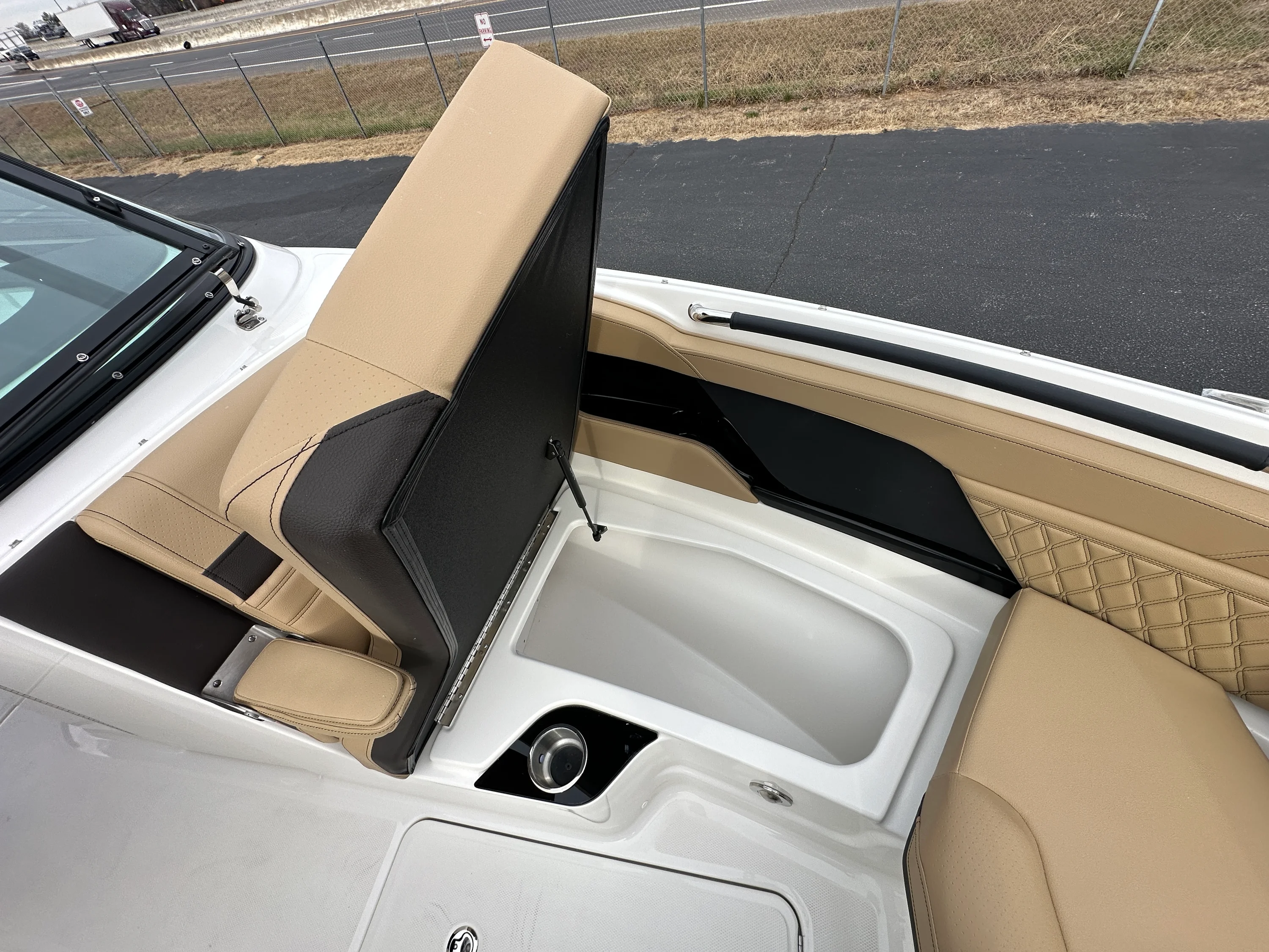 2026 Sea Ray SLX 280 Image Thumbnail #11