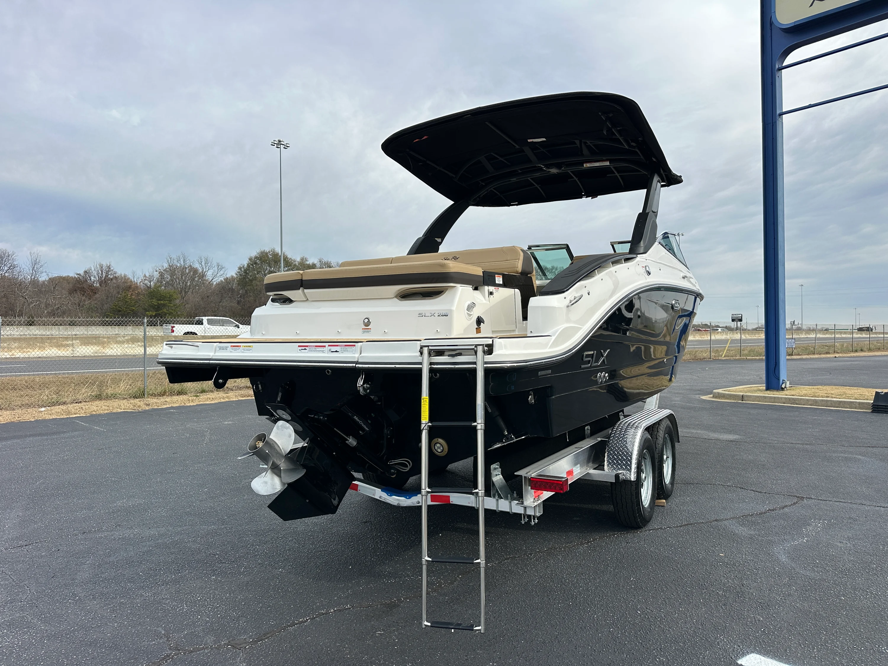 2026 Sea Ray SLX 280 Image Thumbnail #2