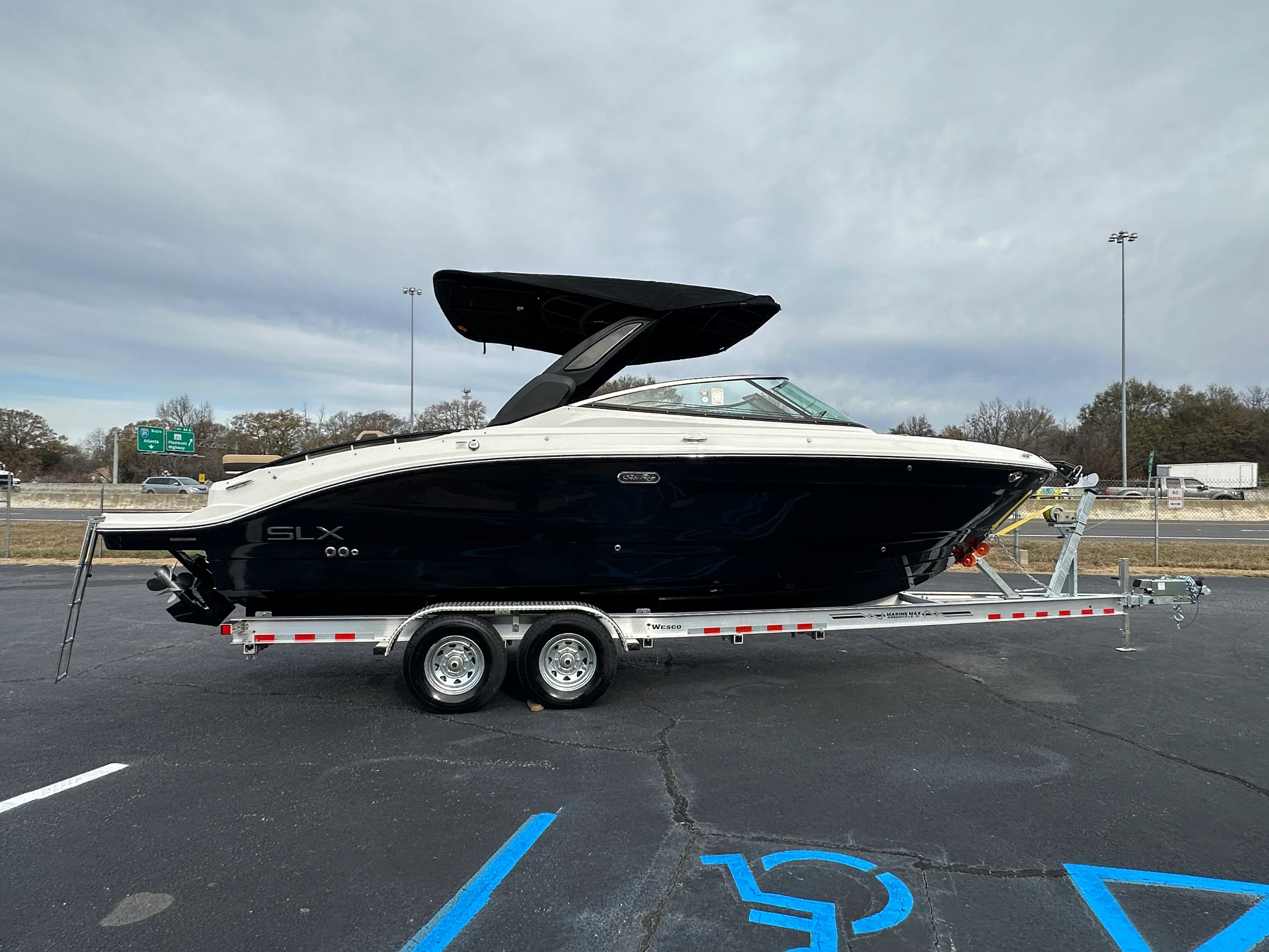 2026 Sea Ray SLX 280 Image Thumbnail #3