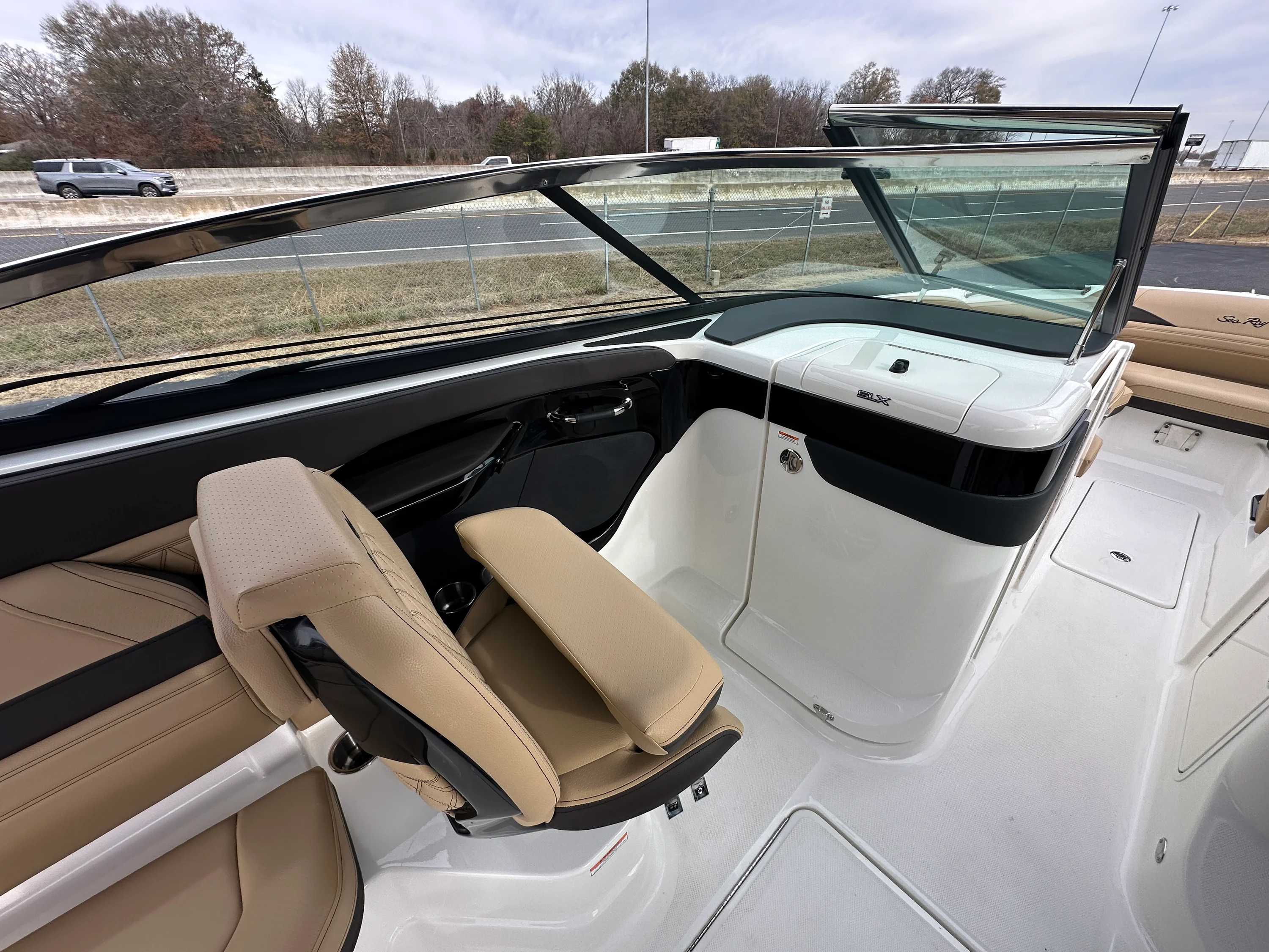 2026 Sea Ray SLX 280 Image Thumbnail #13