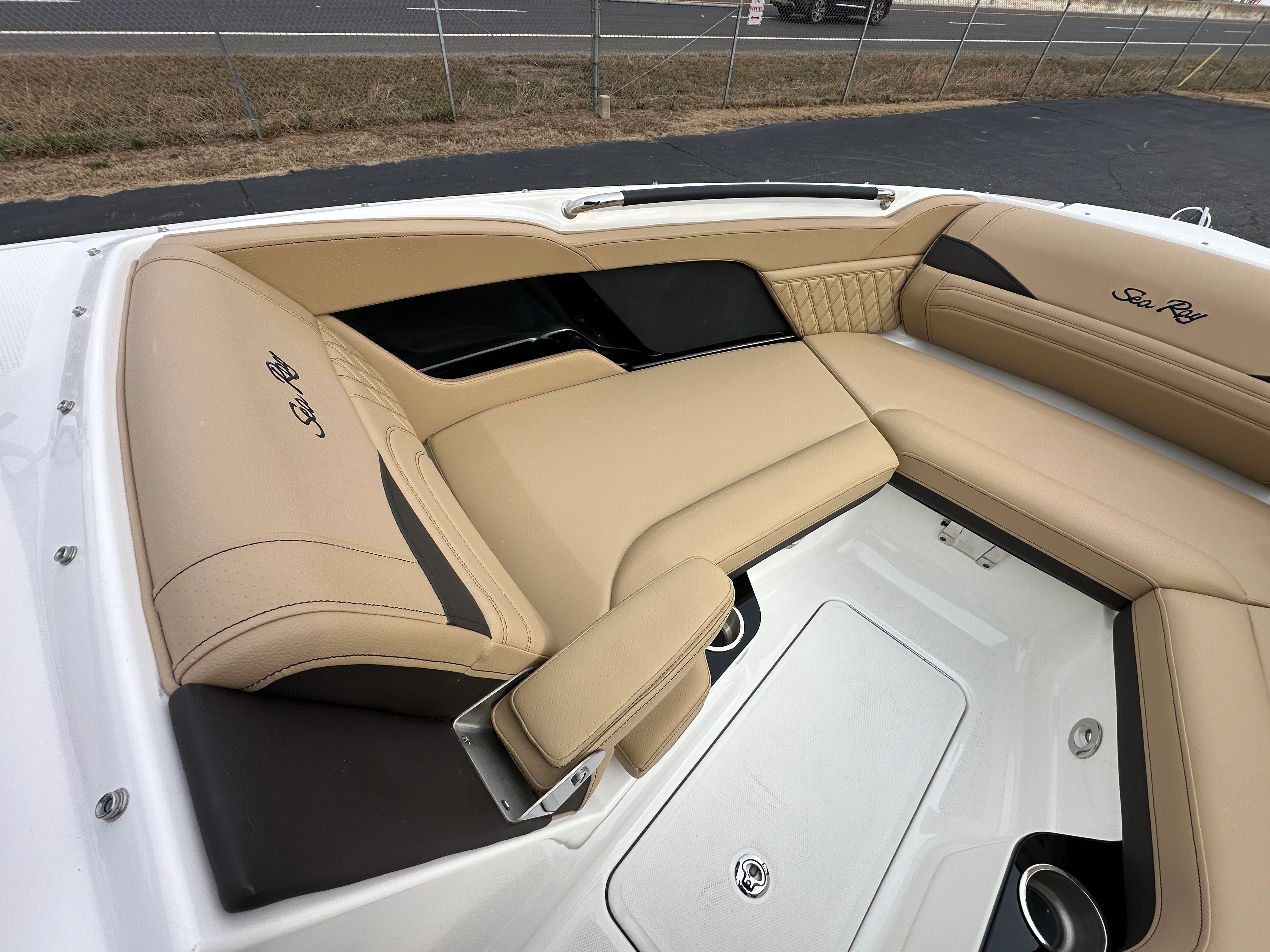 2026 Sea Ray SLX 280 Image Thumbnail #7