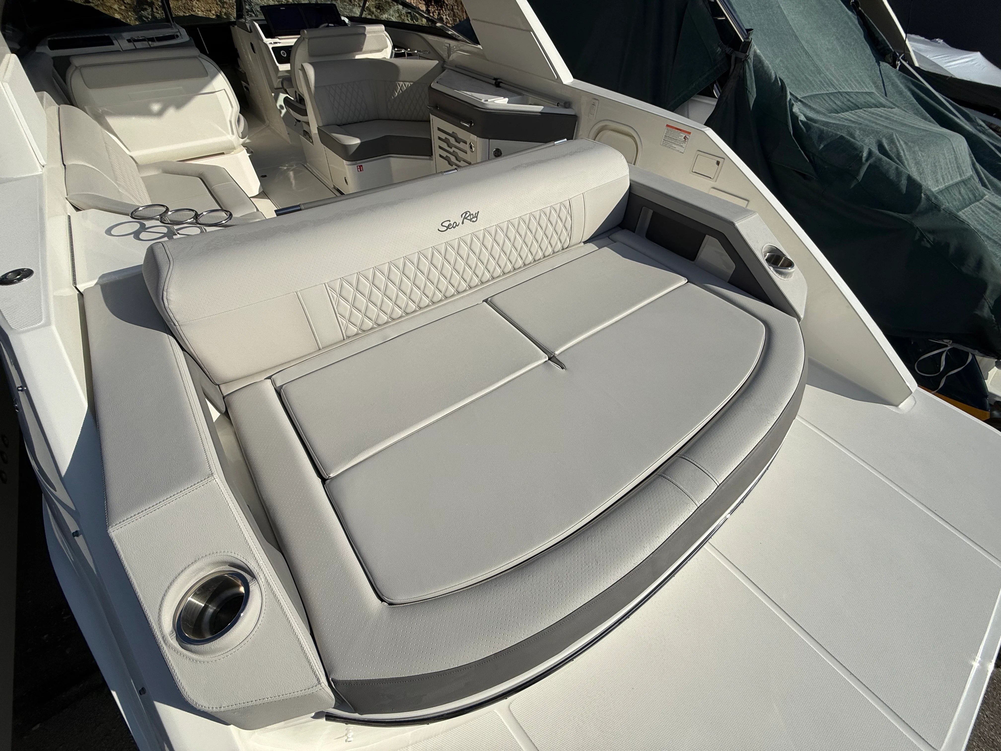 2026 Sea Ray SLX 310 Image Thumbnail #8