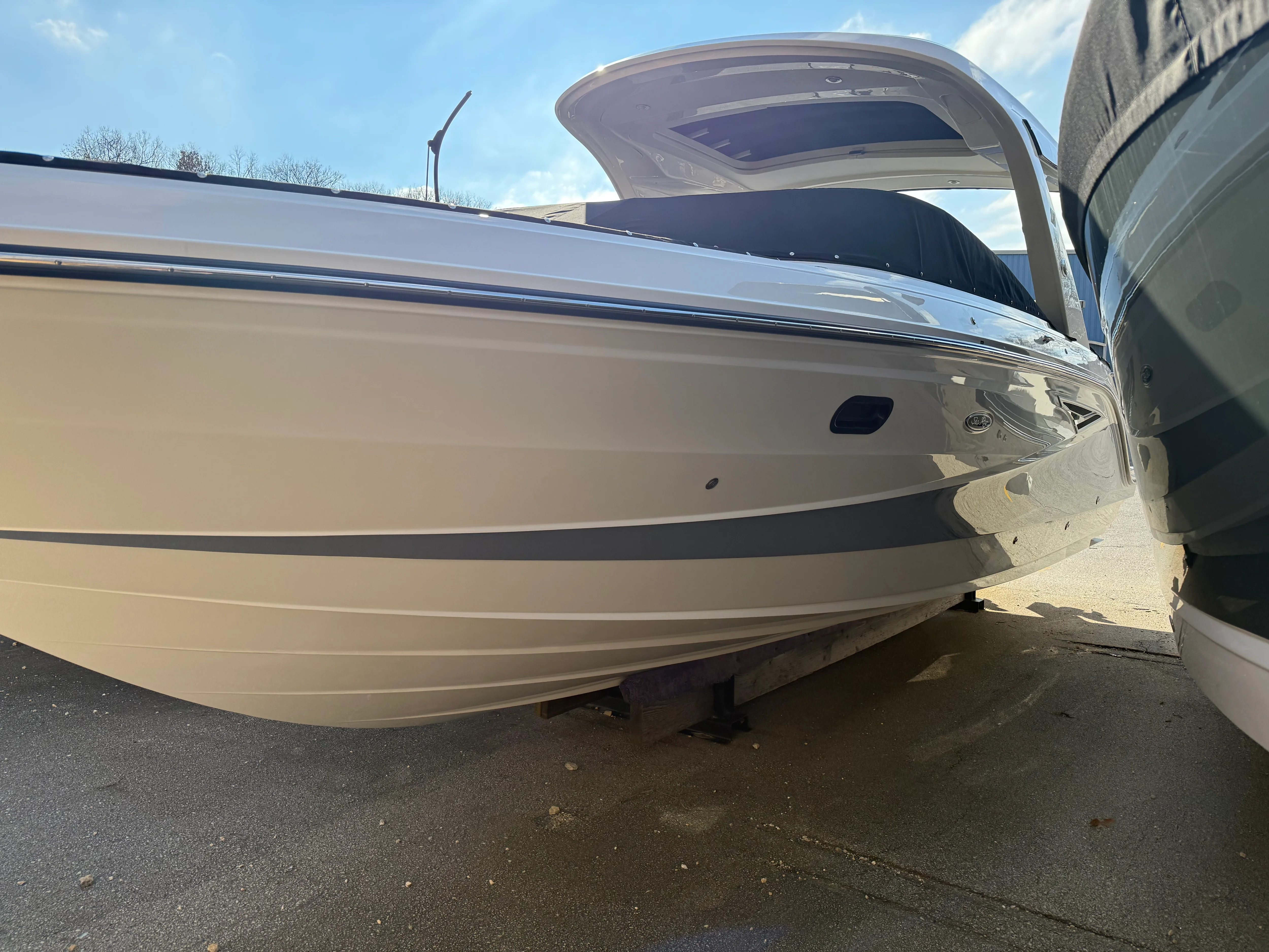 2026 Sea Ray SLX 310 Image Thumbnail #3