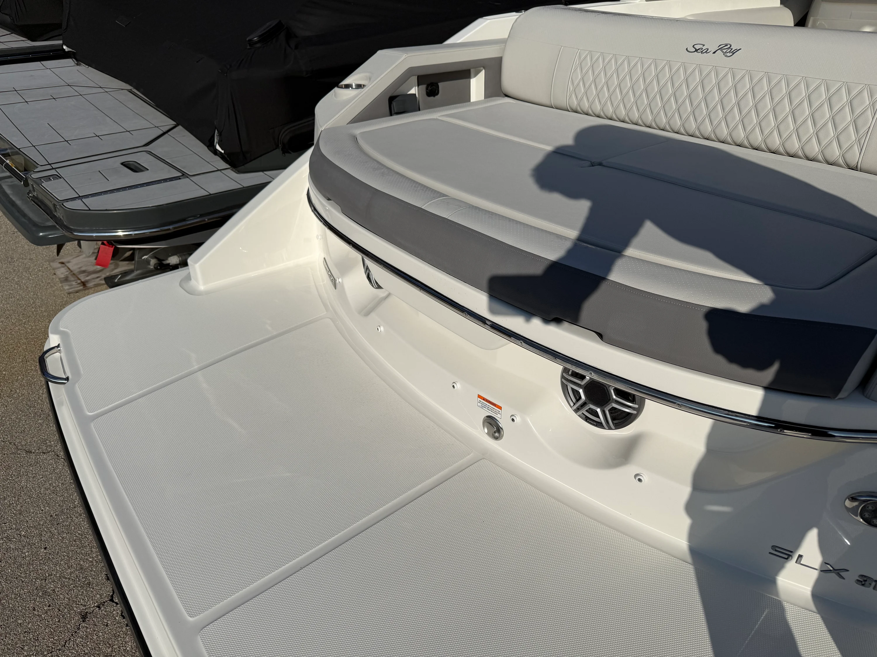 2026 Sea Ray SLX 310 Image Thumbnail #7