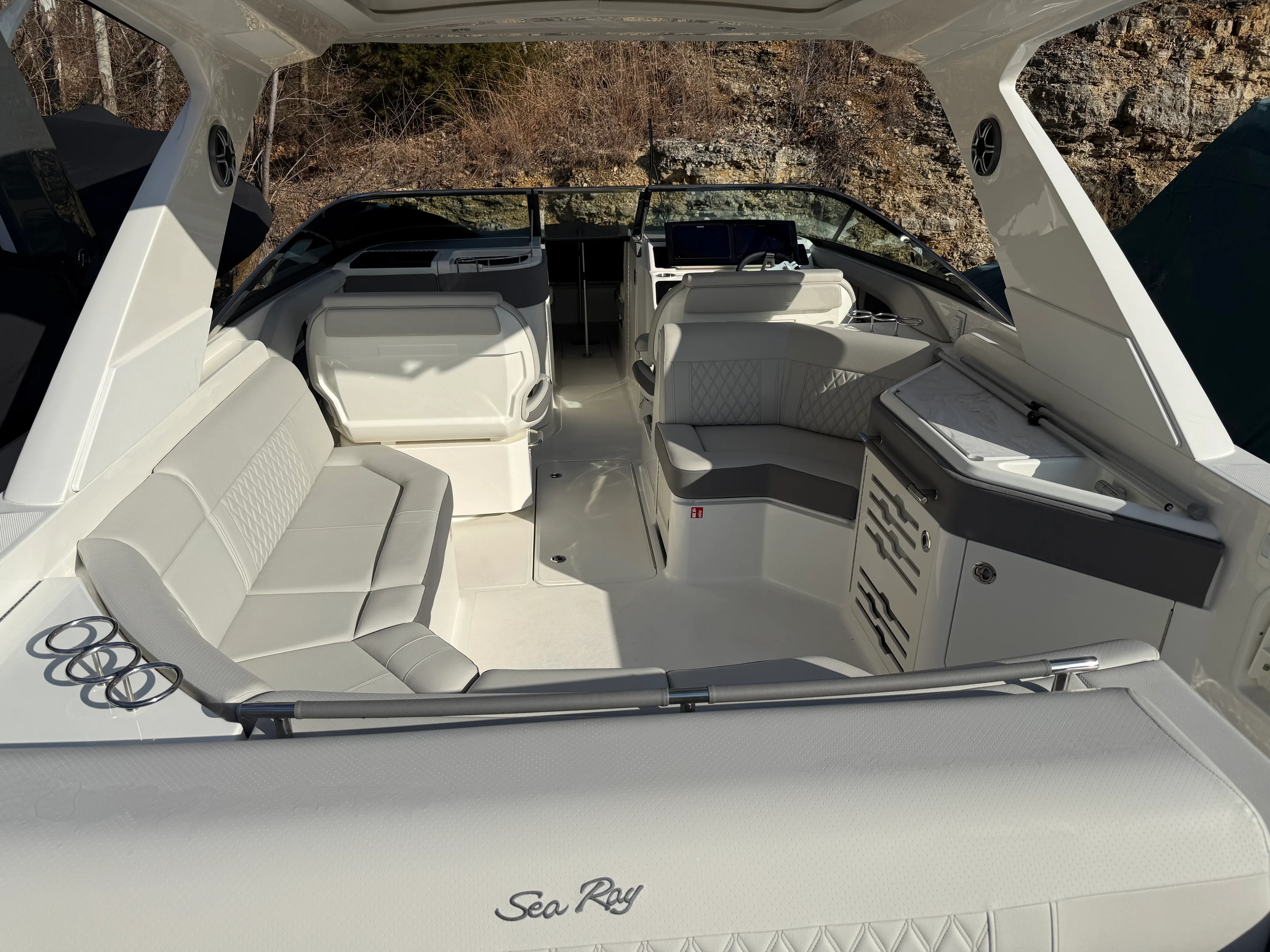 2026 Sea Ray SLX 310 Image Thumbnail #11