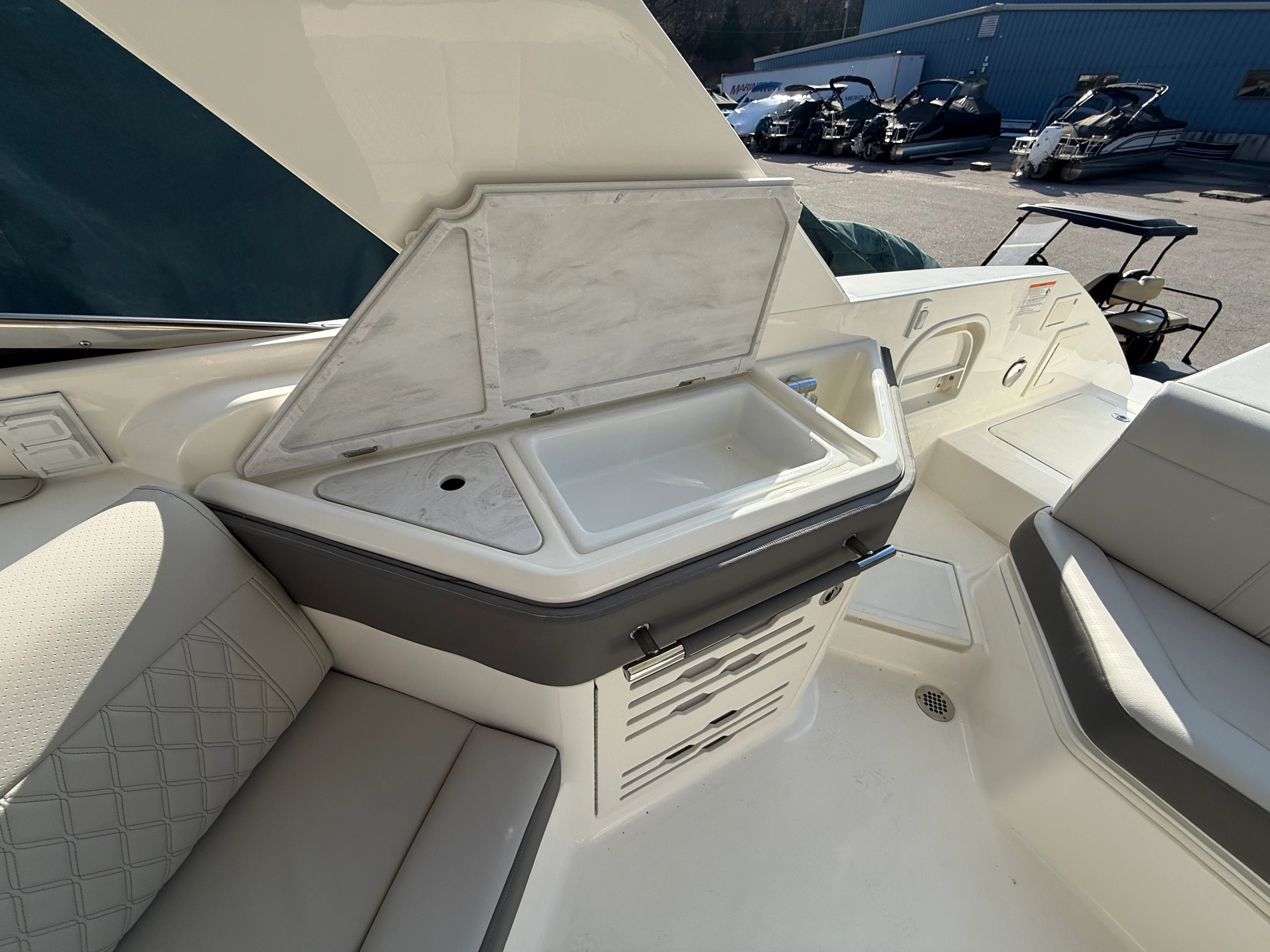 2026 Sea Ray SLX 310 Image Thumbnail #19