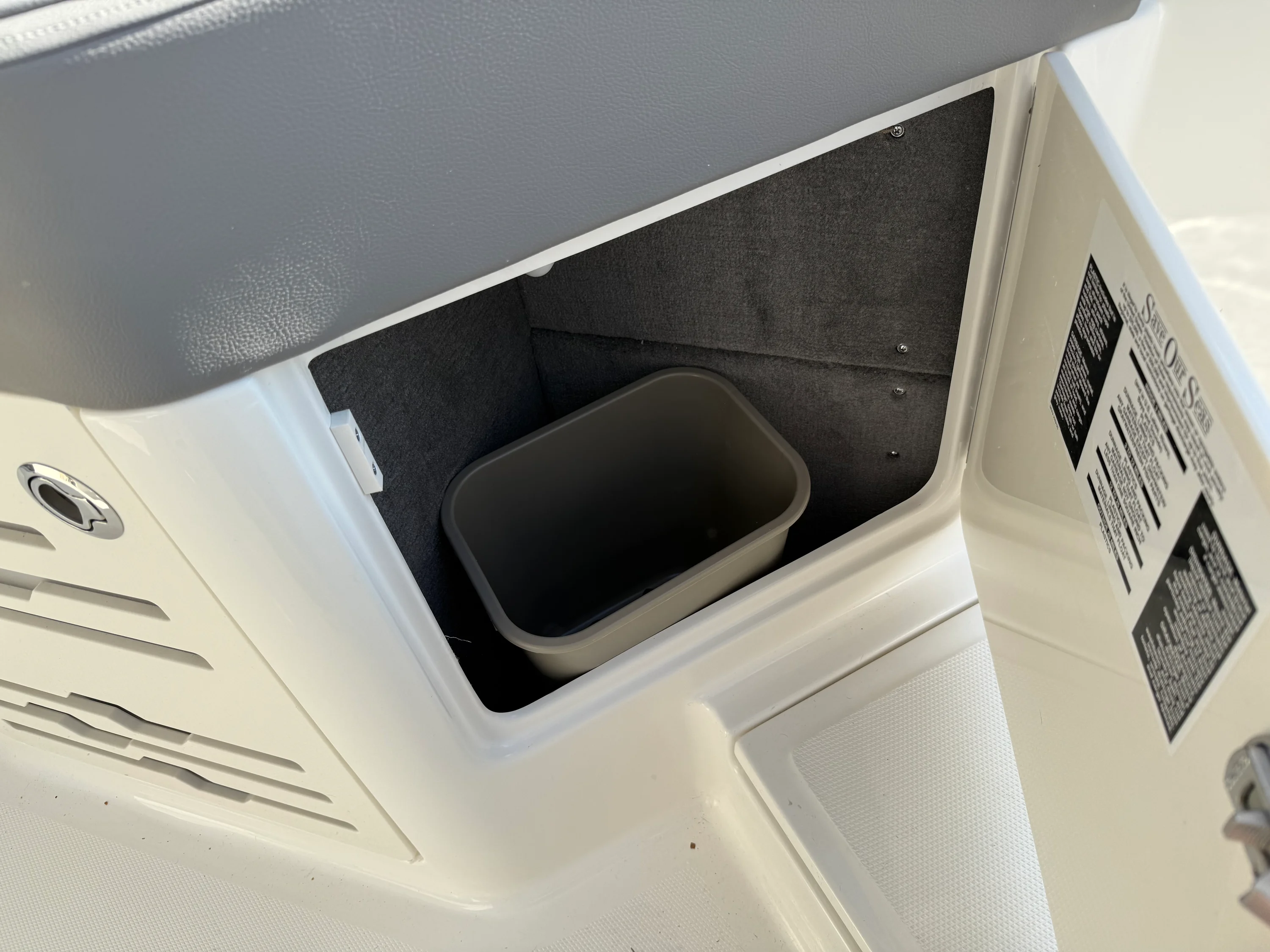 2026 Sea Ray SLX 310 Image Thumbnail #21