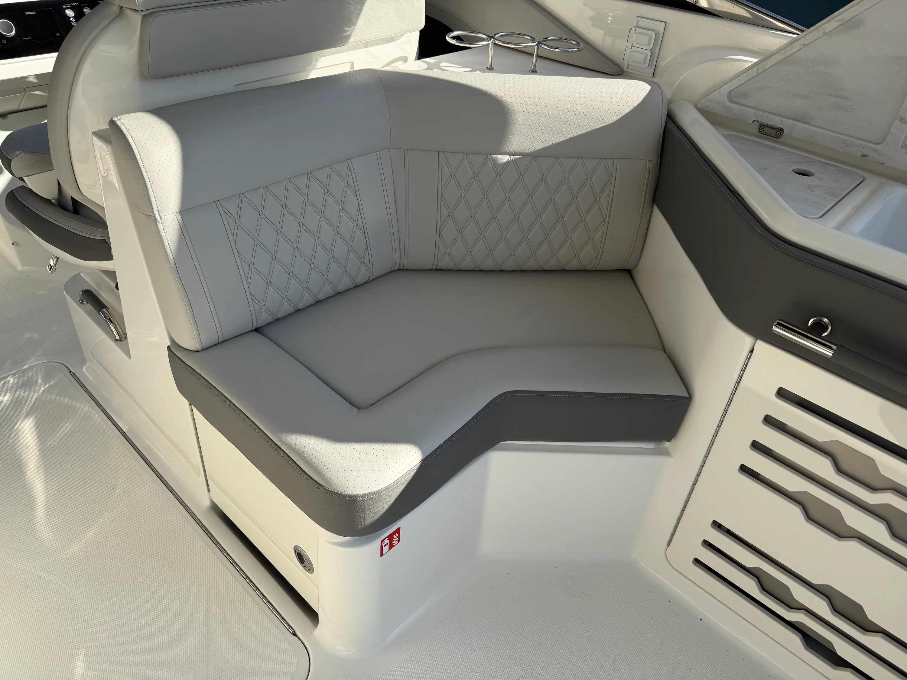 2026 Sea Ray SLX 310 Image Thumbnail #22