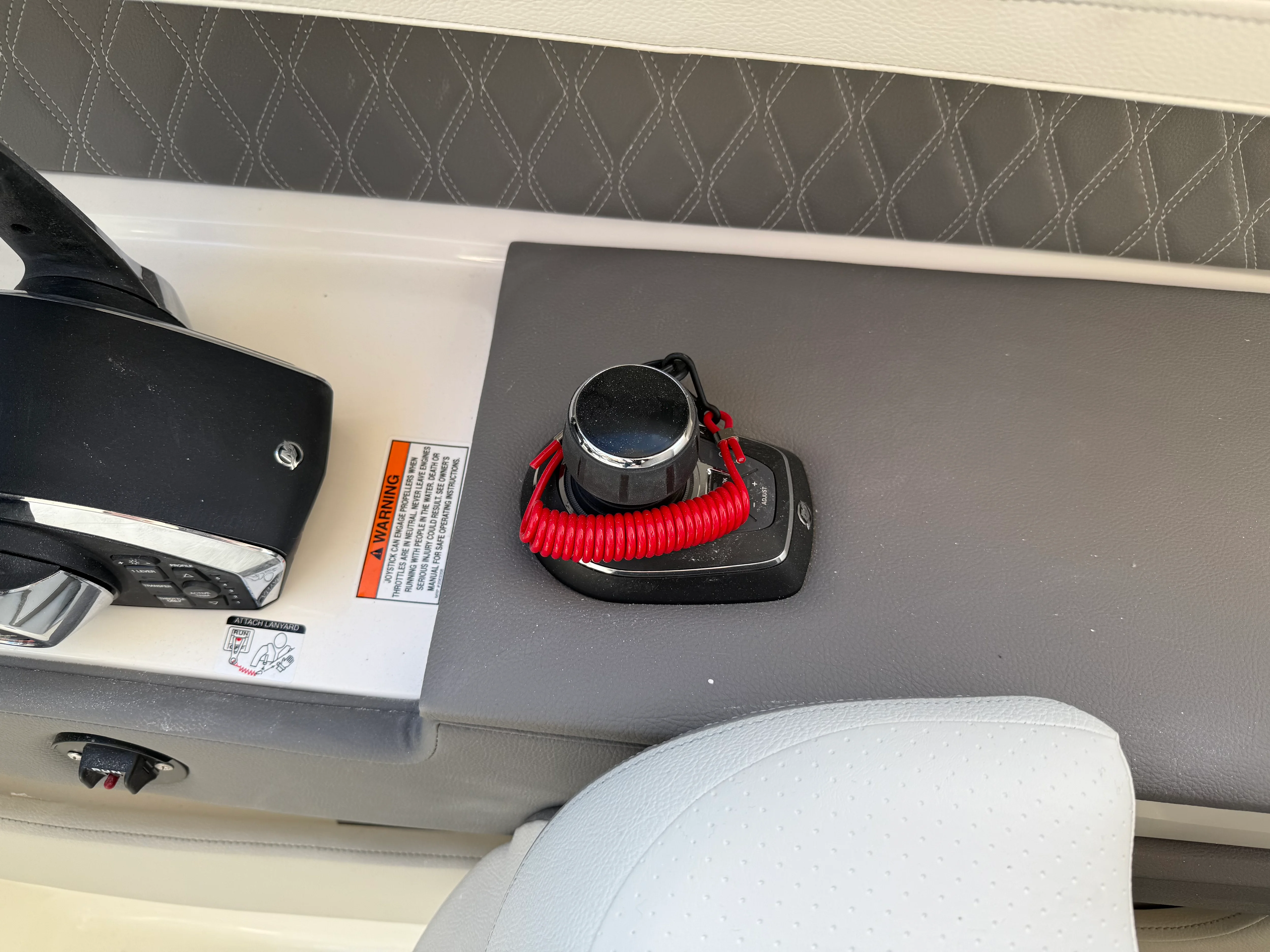 2026 Sea Ray SLX 310 Image Thumbnail #27