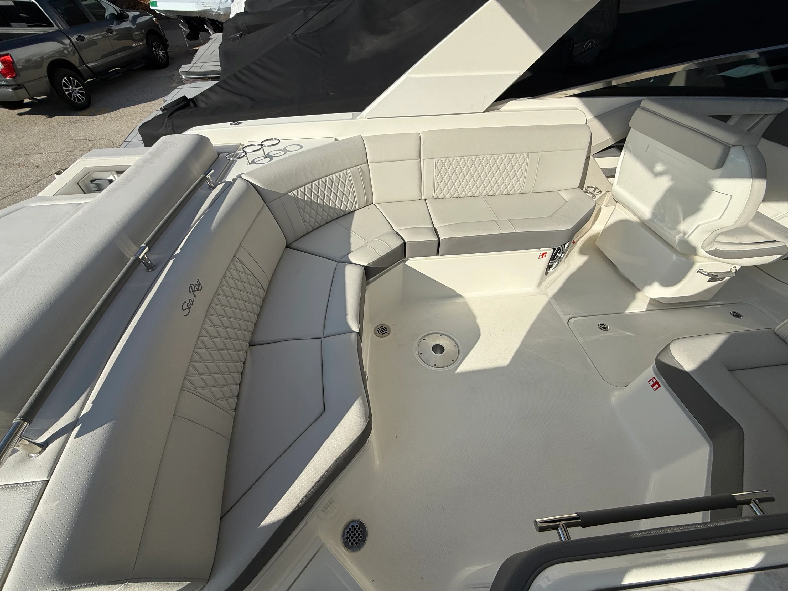 2026 Sea Ray SLX 310 Image Thumbnail #16