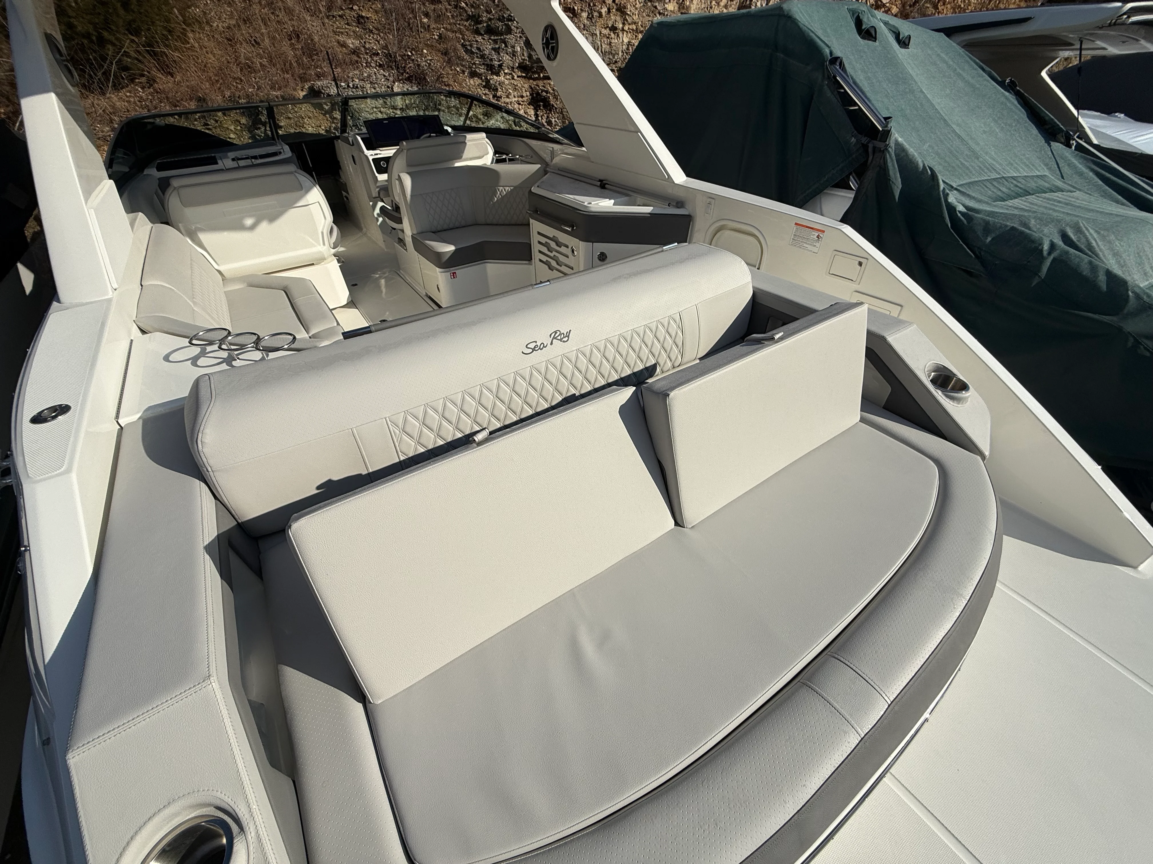 2026 Sea Ray SLX 310 Image Thumbnail #9