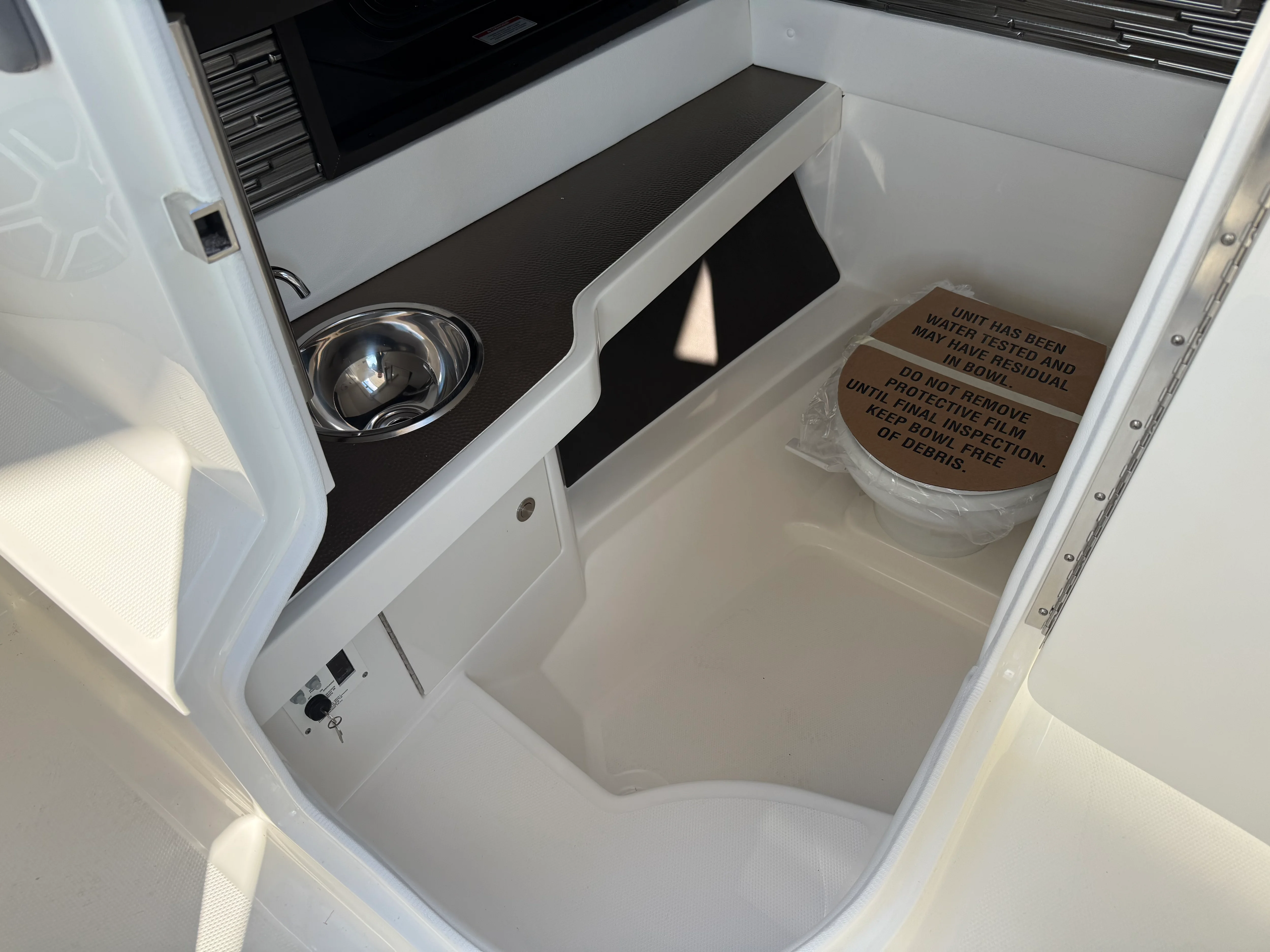 2026 Sea Ray SLX 310 Image Thumbnail #29