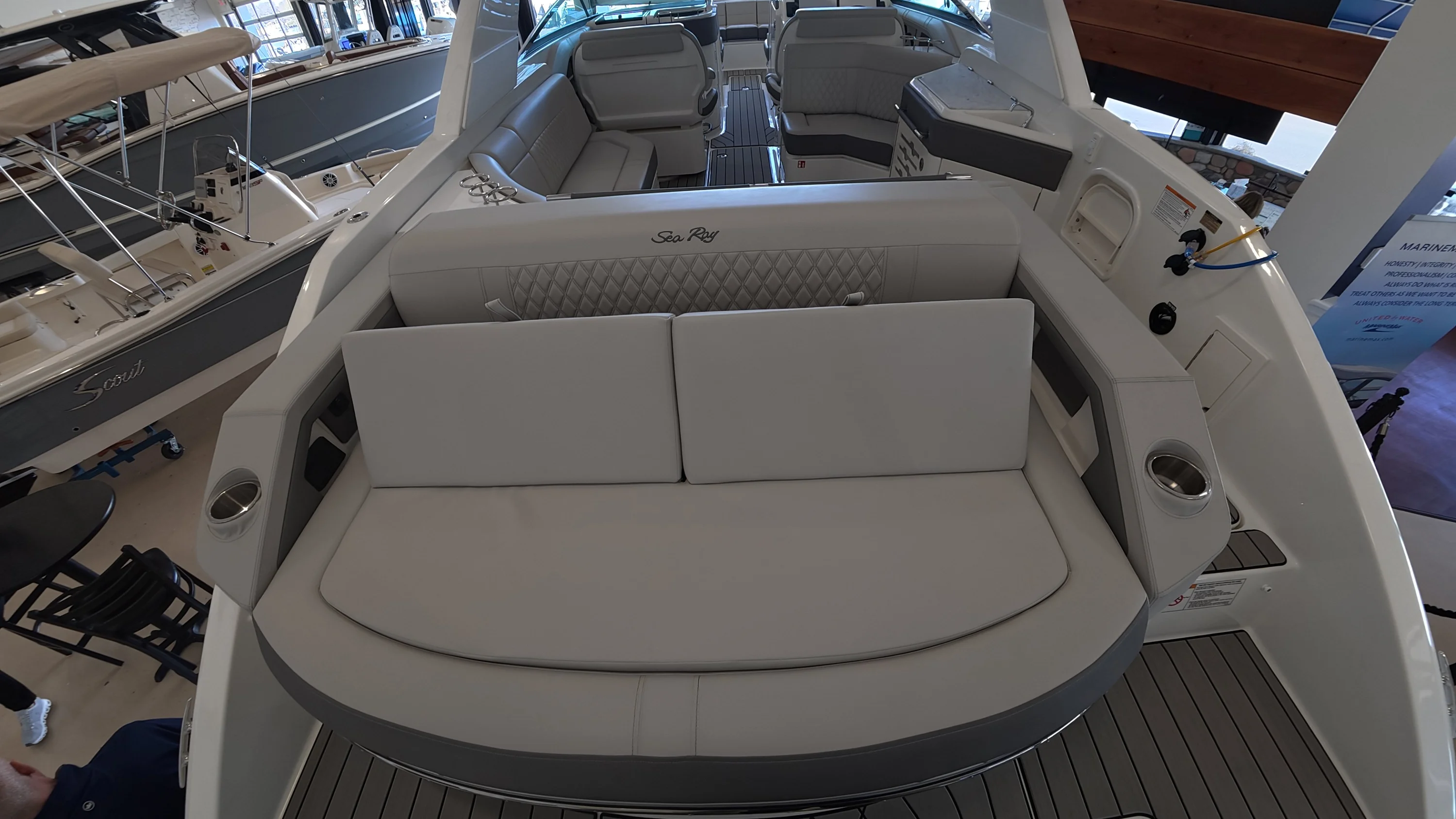 2026 Sea Ray SLX 310 Outboard Image Thumbnail #10