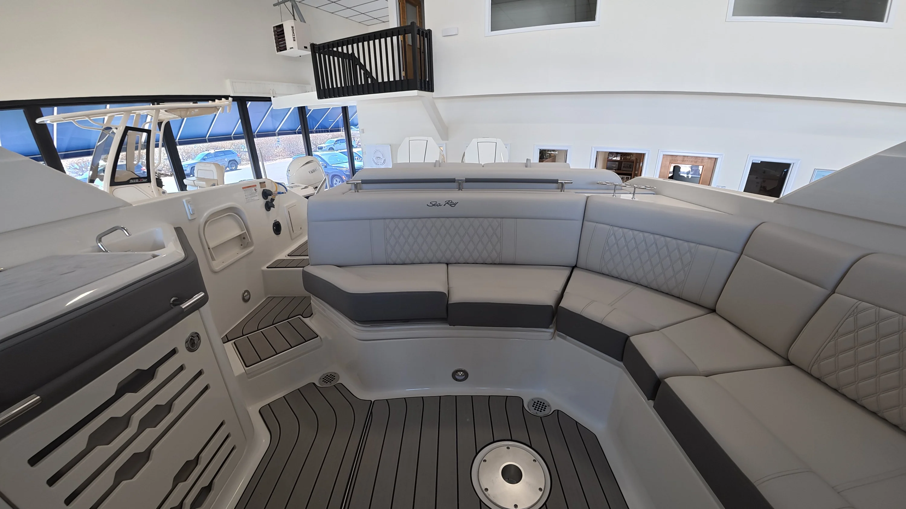 2026 Sea Ray SLX 310 Outboard Image Thumbnail #12