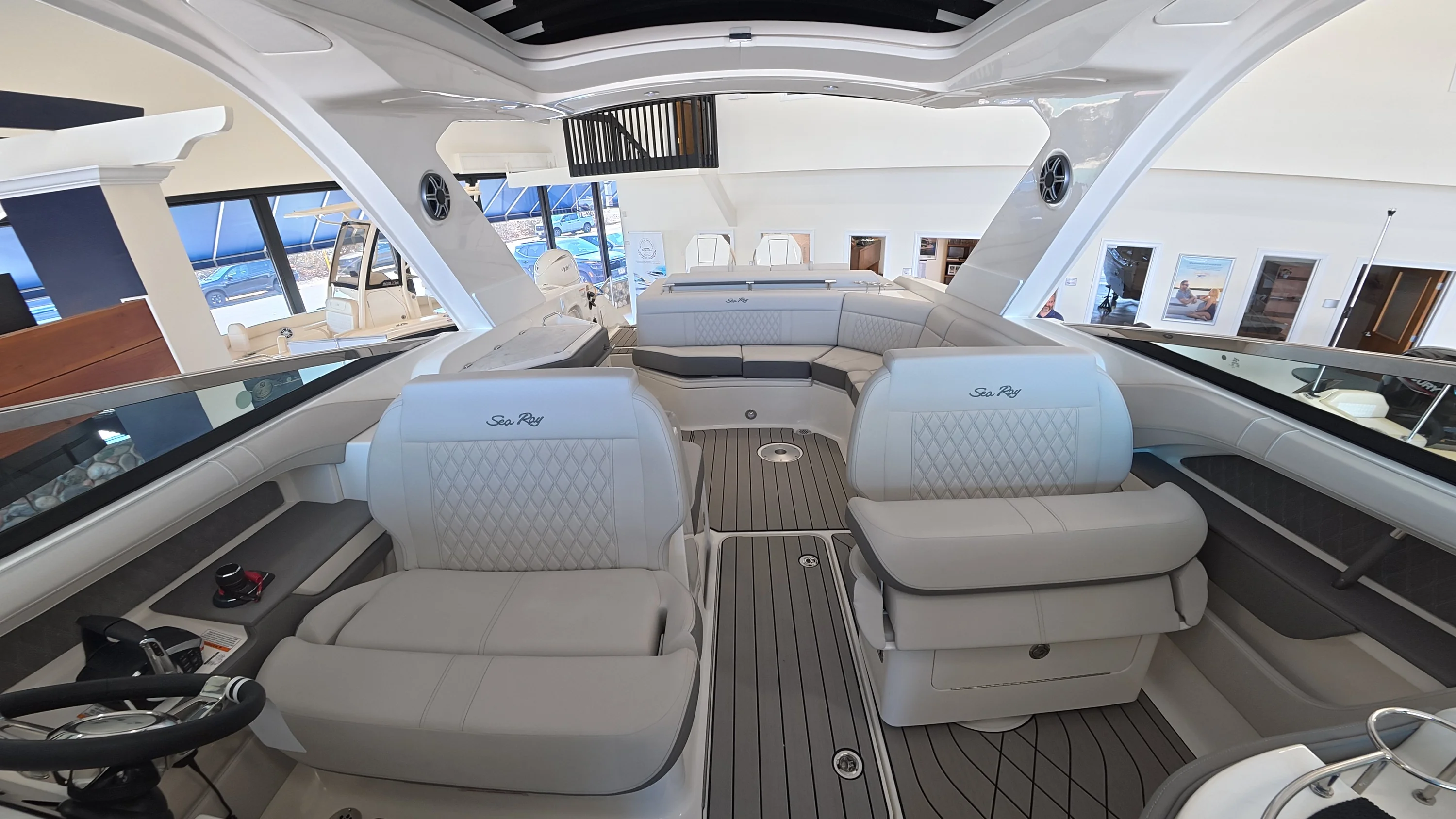 2026 Sea Ray SLX 310 Outboard Image Thumbnail #19