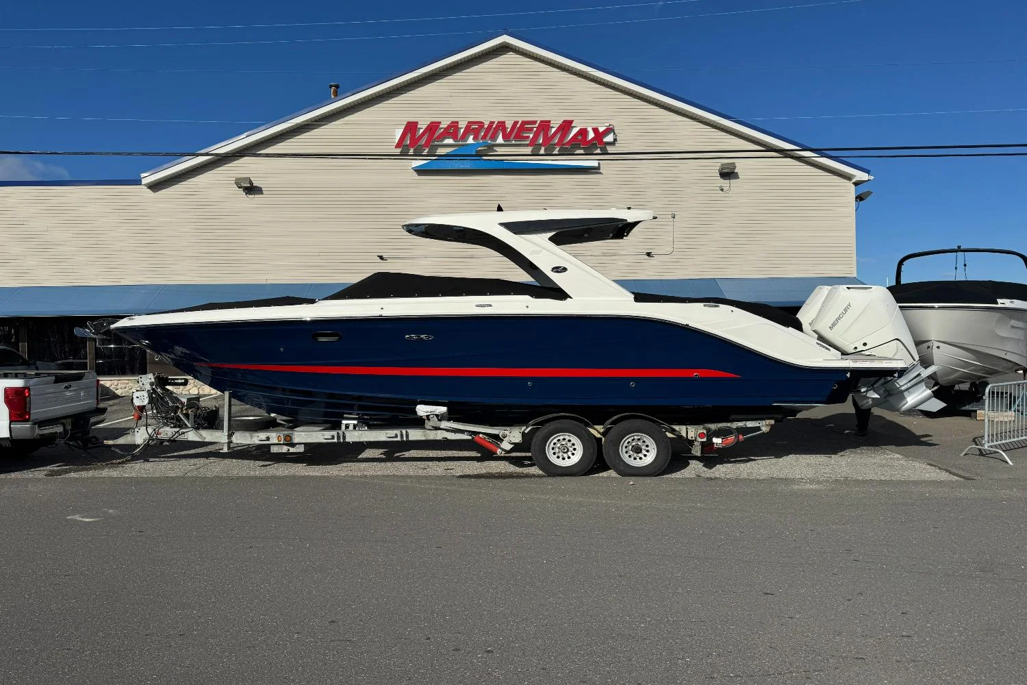 2026 Sea Ray SLX 310 Outboard Image Thumbnail #0