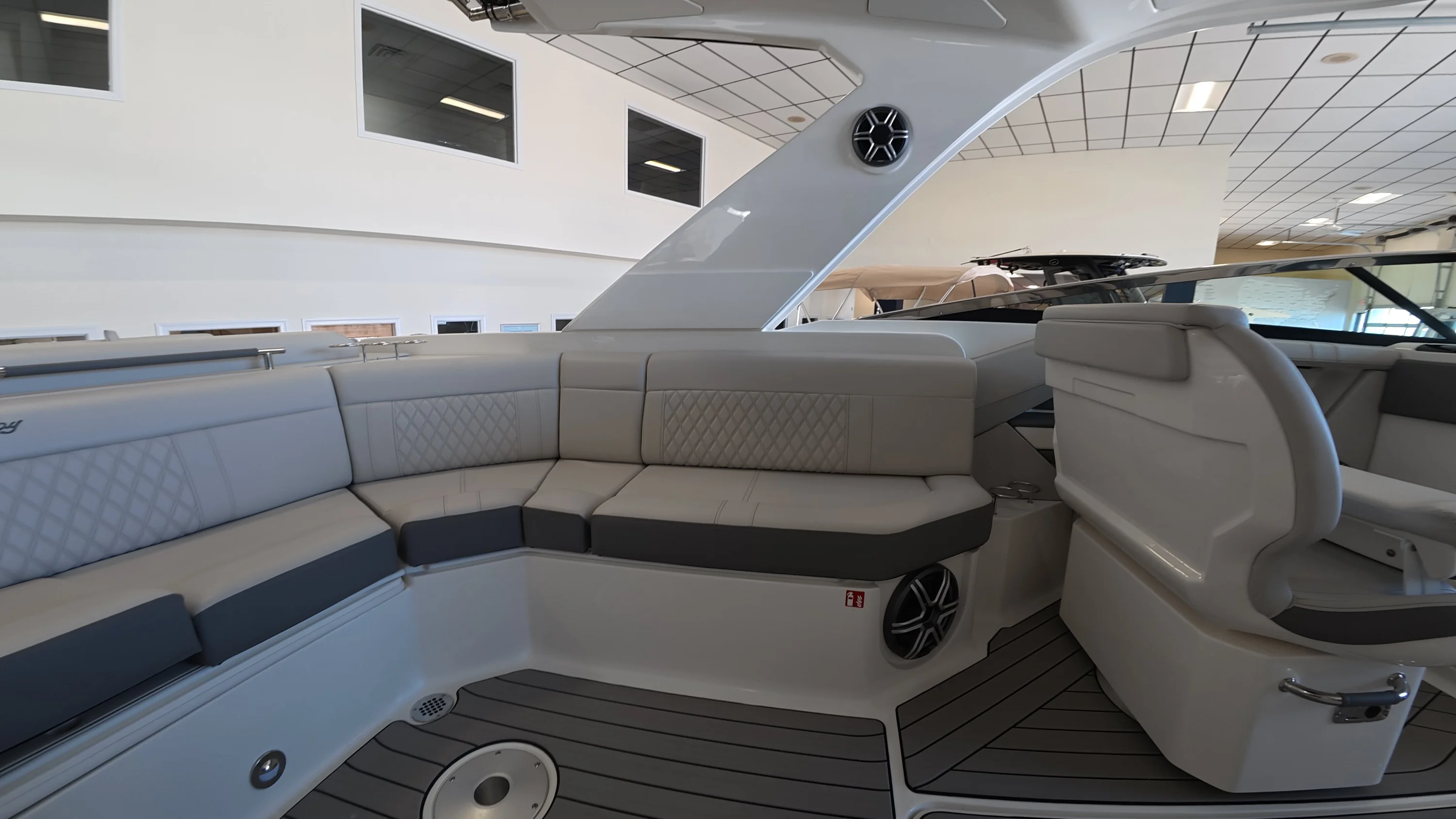 2026 Sea Ray SLX 310 Outboard Image Thumbnail #14