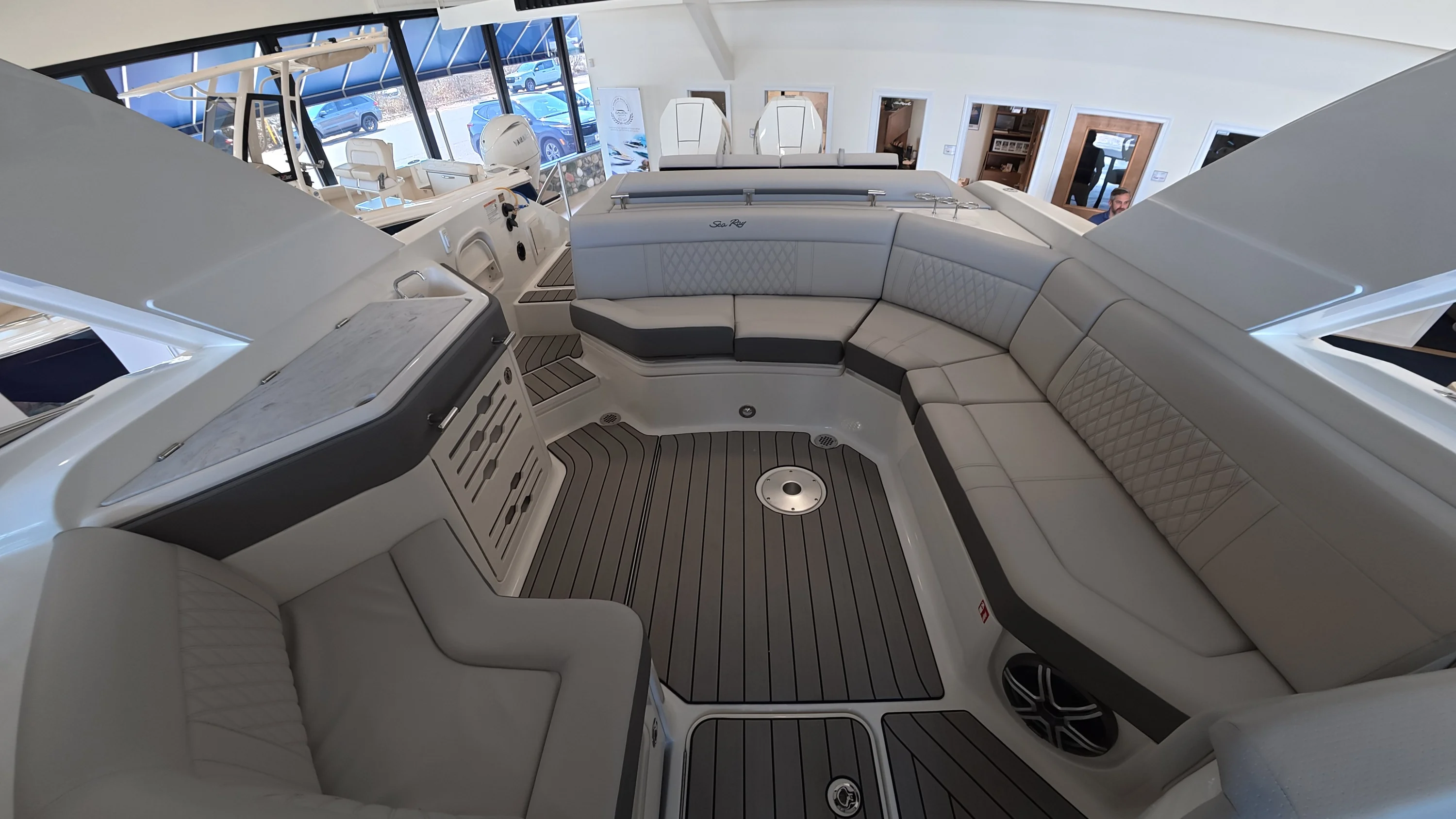 2026 Sea Ray SLX 310 Outboard Image Thumbnail #11