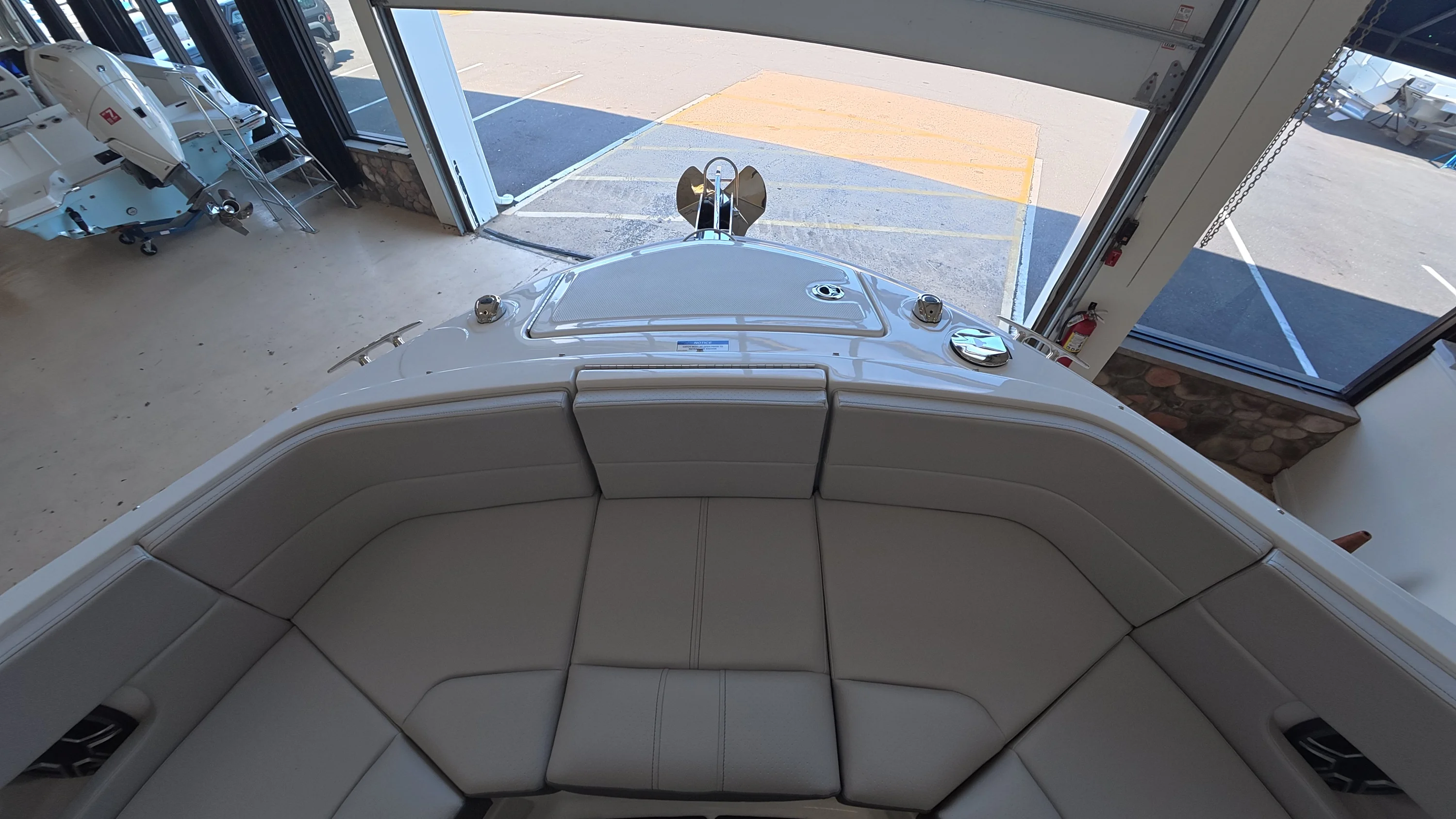 2026 Sea Ray SLX 310 Outboard Image Thumbnail #30