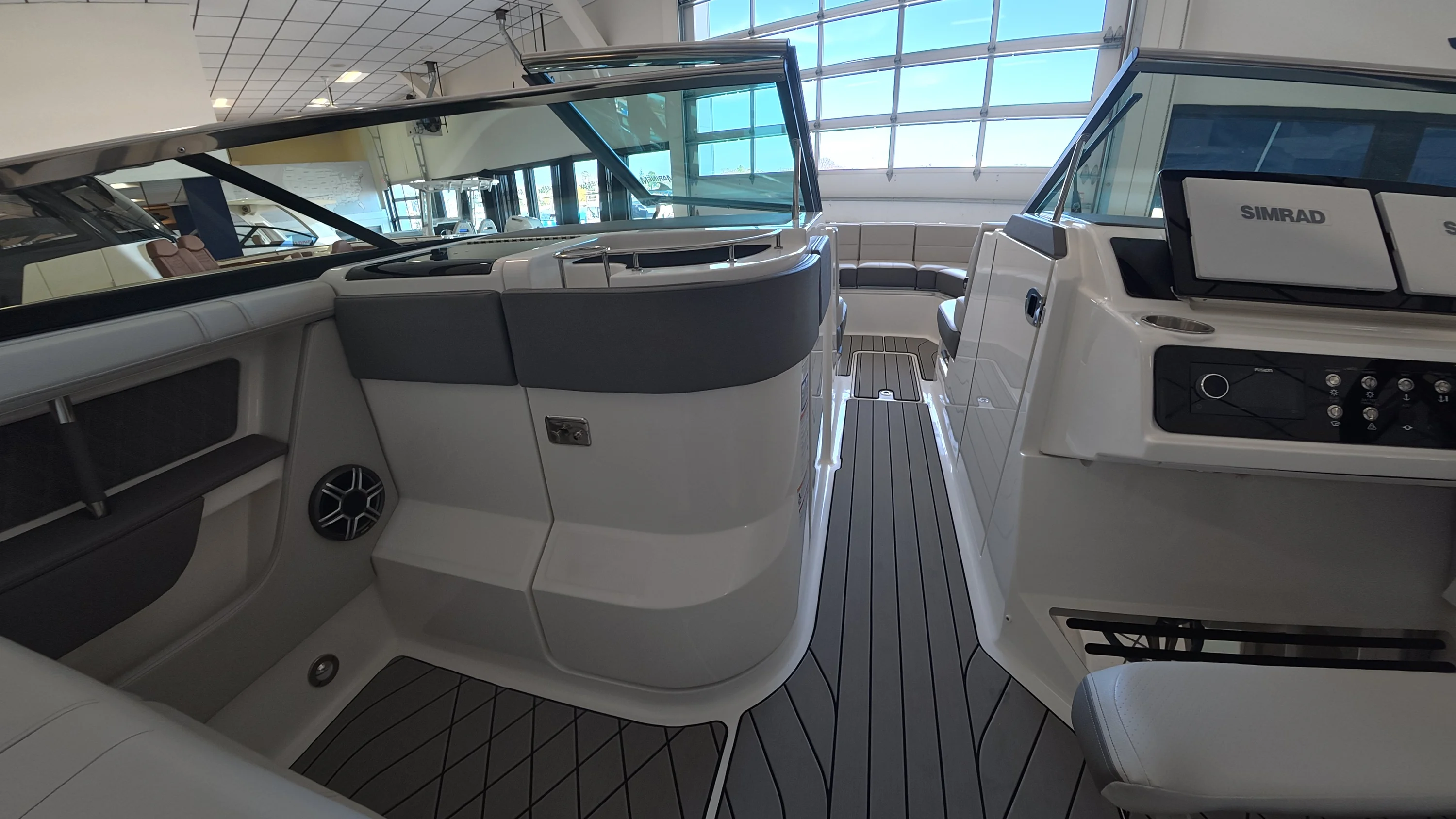 2026 Sea Ray SLX 310 Outboard Image Thumbnail #24