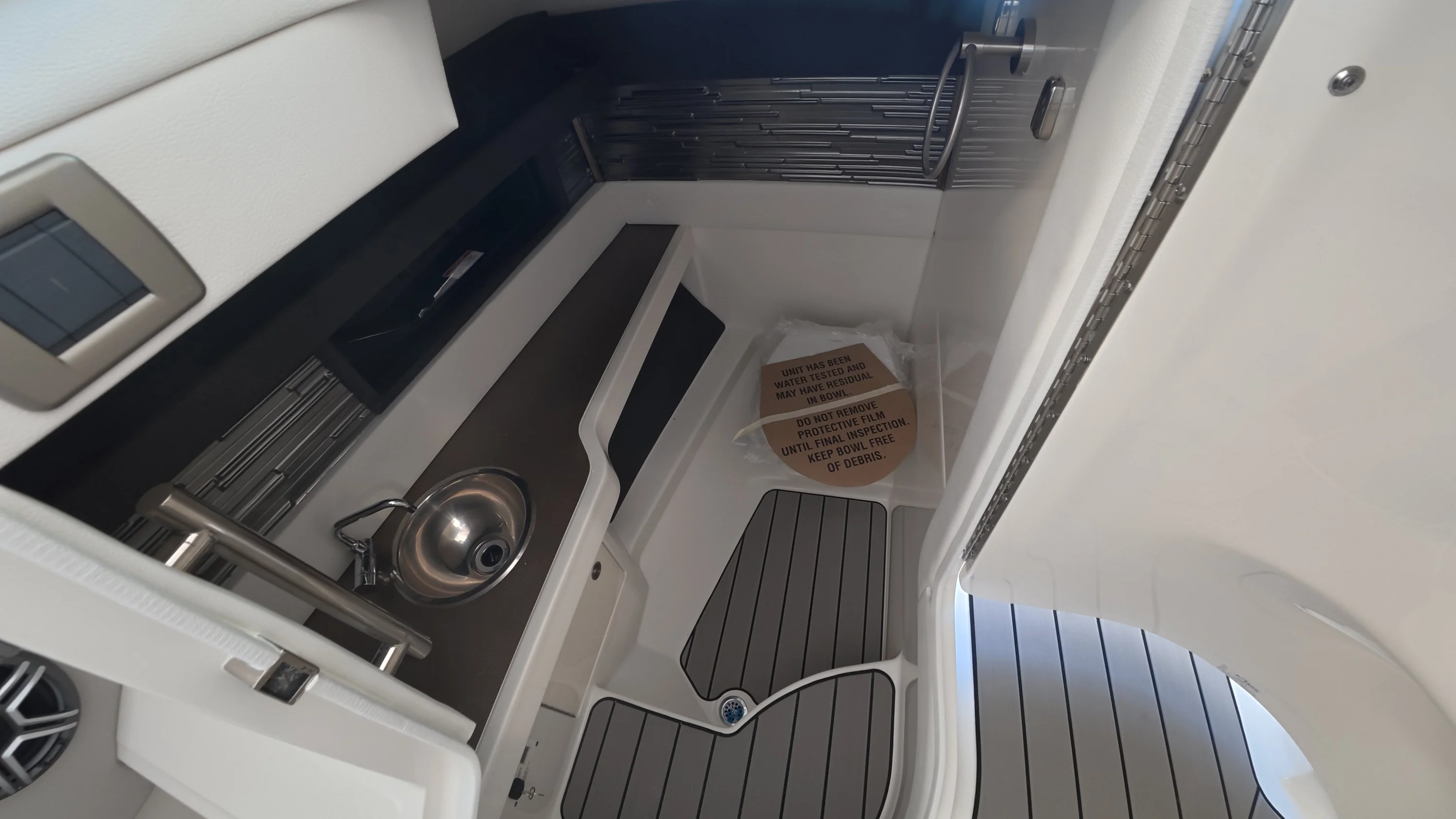 2026 Sea Ray SLX 310 Outboard Image Thumbnail #26