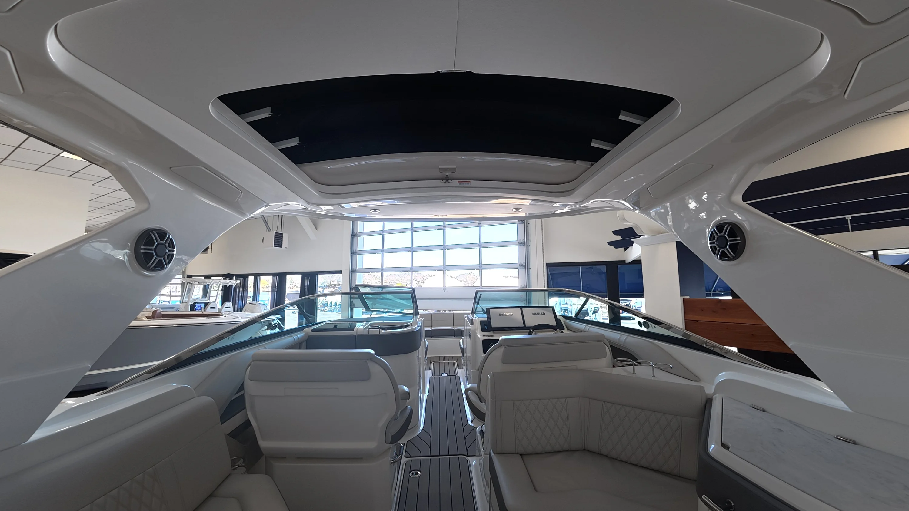 2026 Sea Ray SLX 310 Outboard Image Thumbnail #18