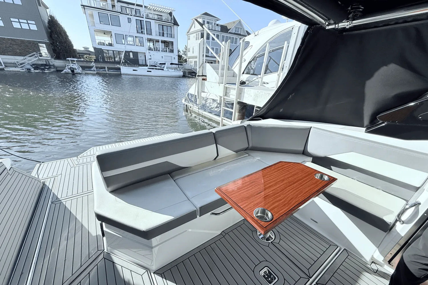 2020 Cruisers Yachts 38 GLS Image Thumbnail #14