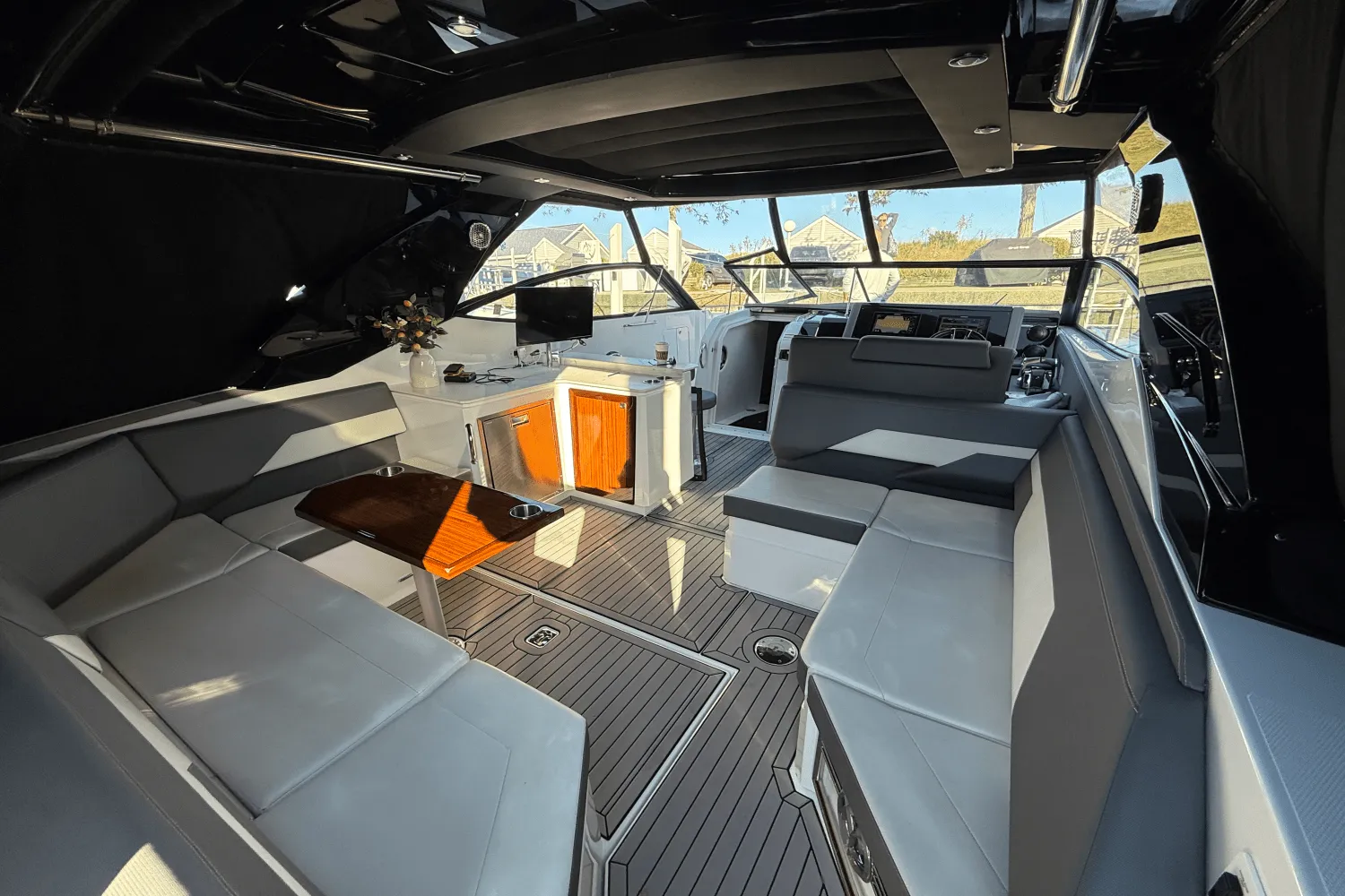 2020 Cruisers Yachts 38 GLS Image Thumbnail #25