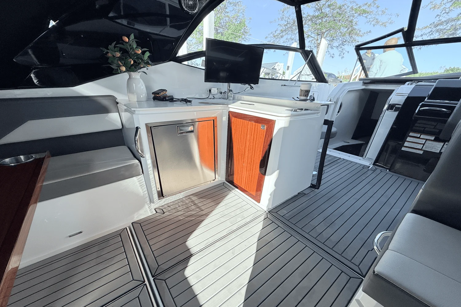 2020 Cruisers Yachts 38 GLS Image Thumbnail #24