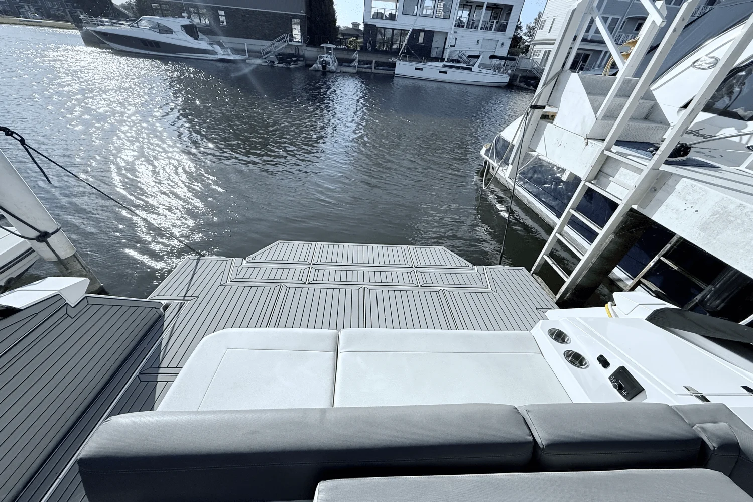 2020 Cruisers Yachts 38 GLS Image Thumbnail #15