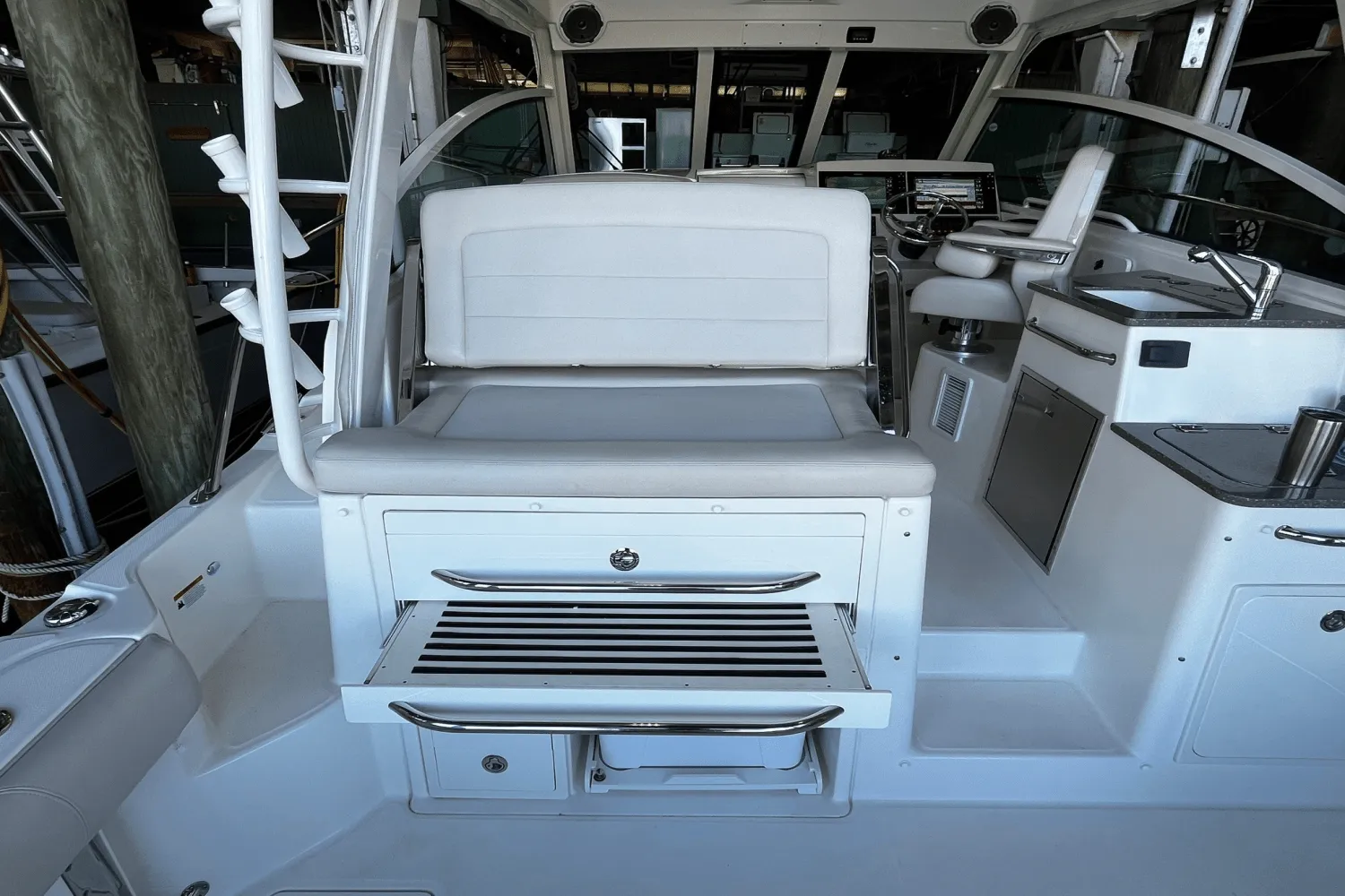 2018 Boston Whaler 345 CONQUEST Image Thumbnail #23