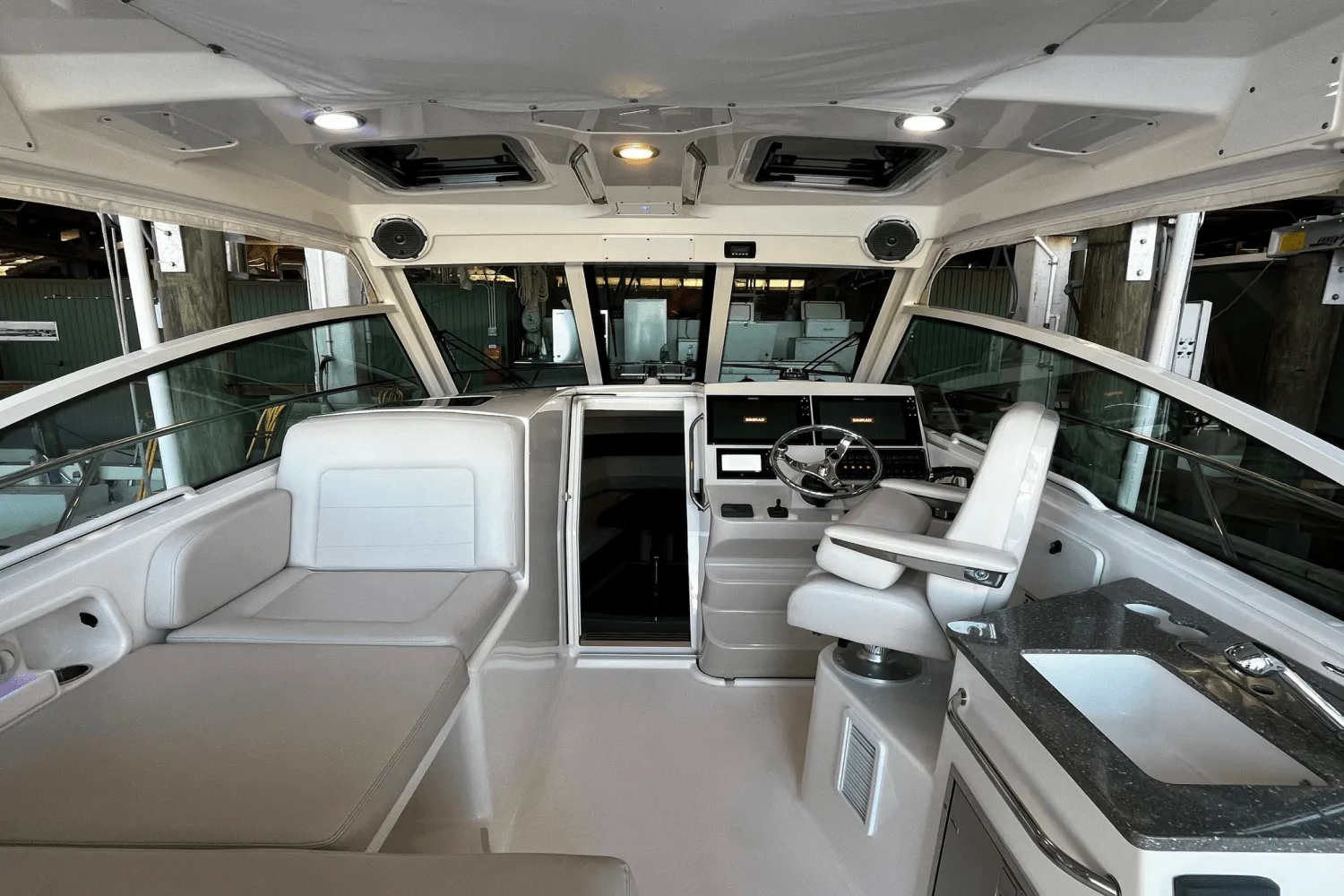 2018 Boston Whaler 345 CONQUEST Image Thumbnail #16