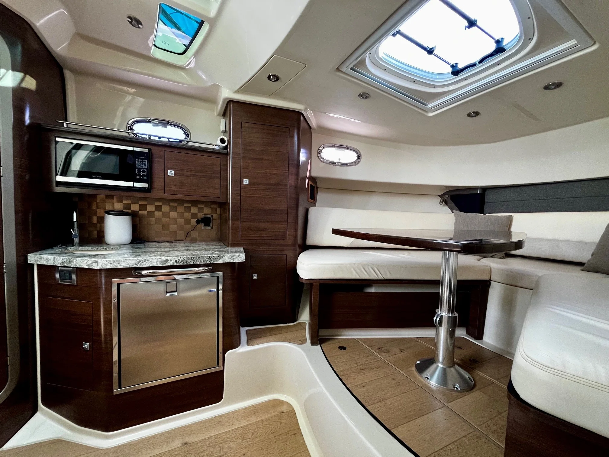 2018 Boston Whaler 345 CONQUEST Image Thumbnail #32