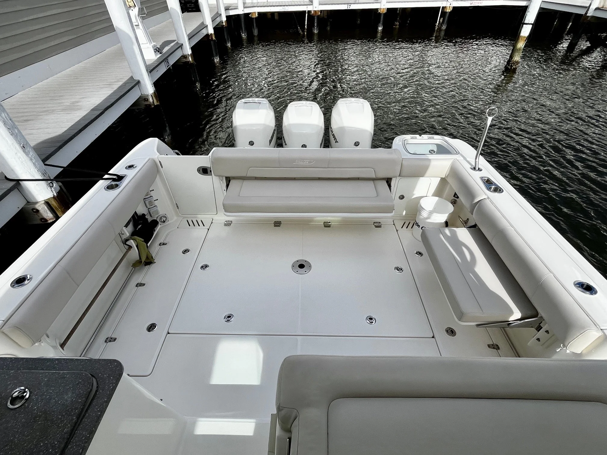 2018 Boston Whaler 345 CONQUEST Image Thumbnail #23